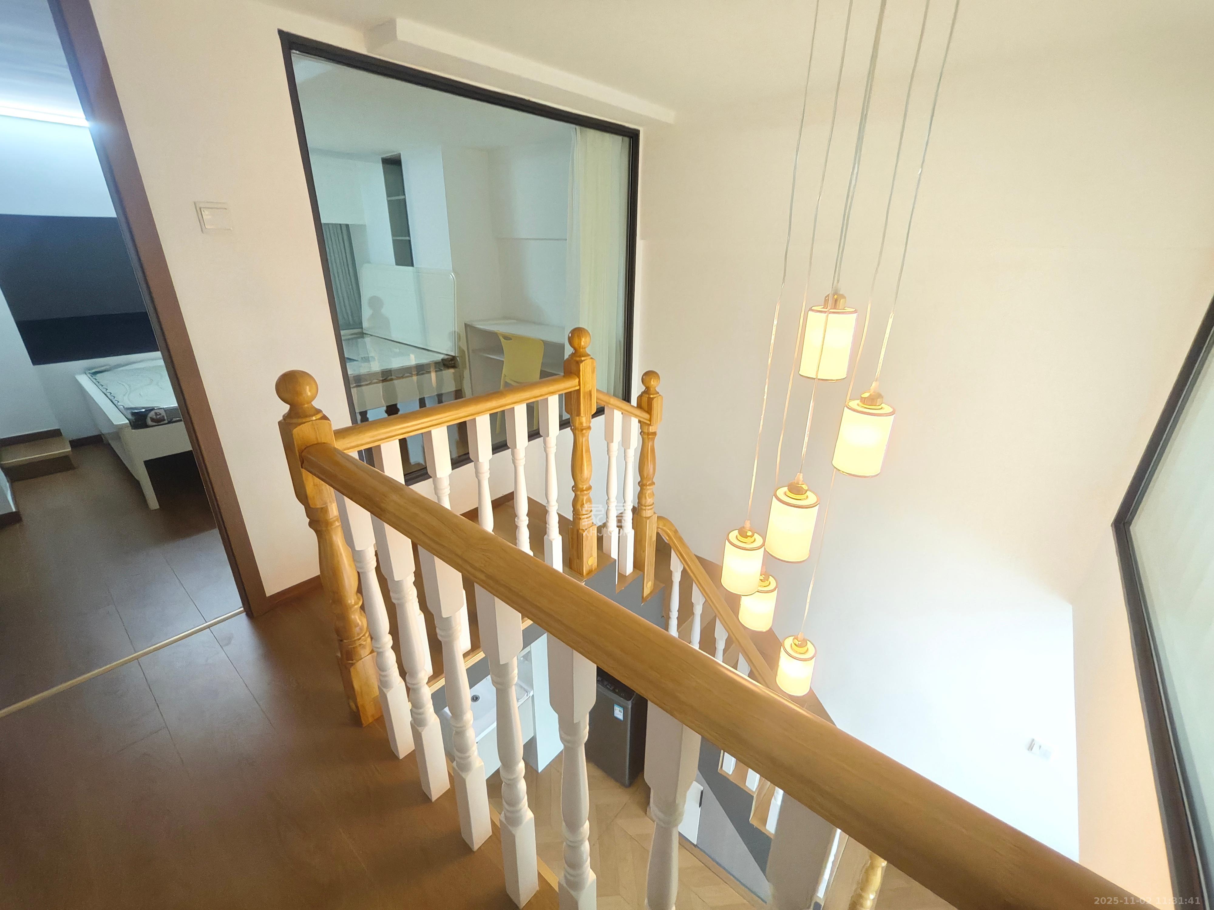 绿地V岛 2室2厅1卫 2500.0元/月 绿地V岛 2室2厅1卫 2500.0元/月室内图