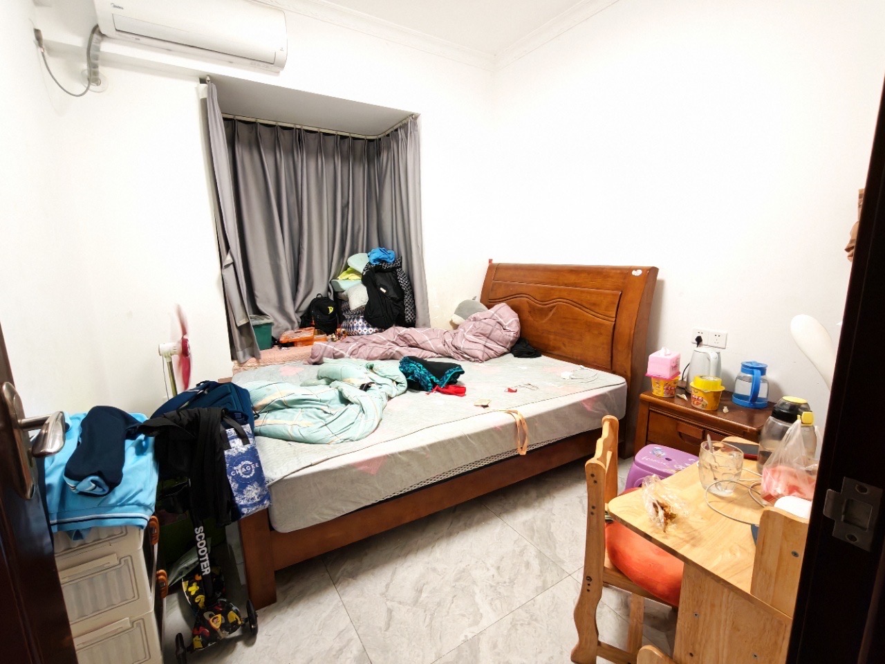 望海金豪  3室2厅1卫    146.0万客厅