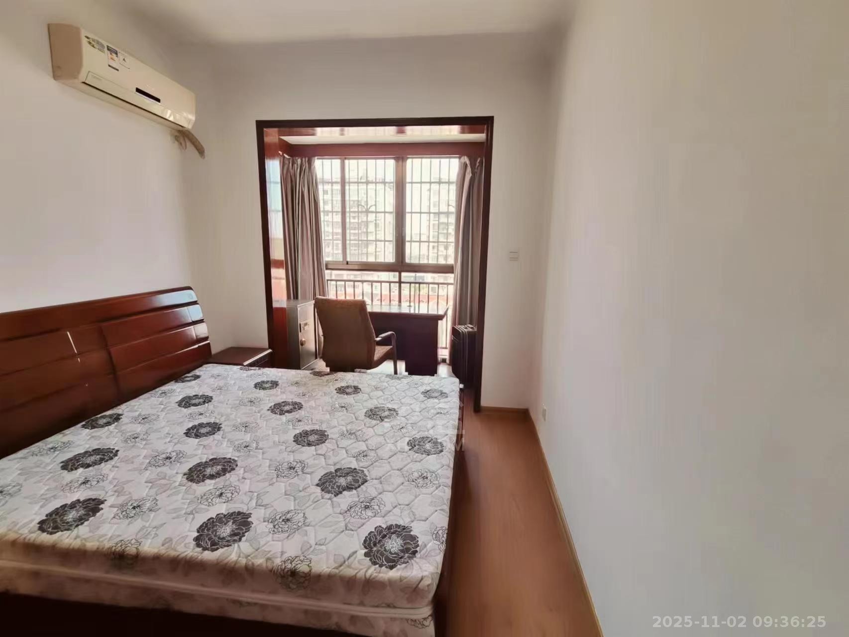 明月湖  3室2厅2卫    1700.0元/月室内图