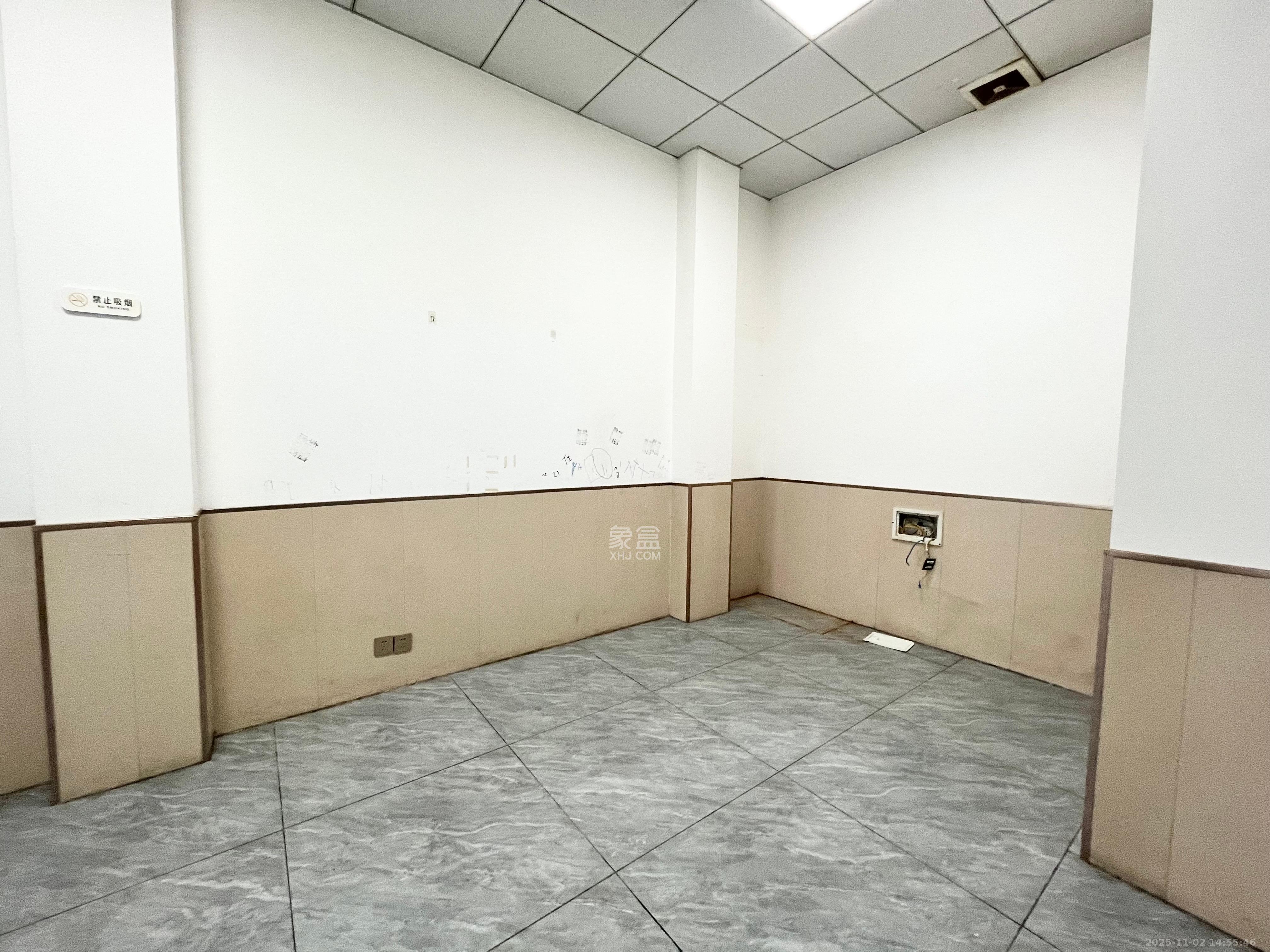 保利麓谷林语F区  1室1厅1卫    7000.0元/月室内图