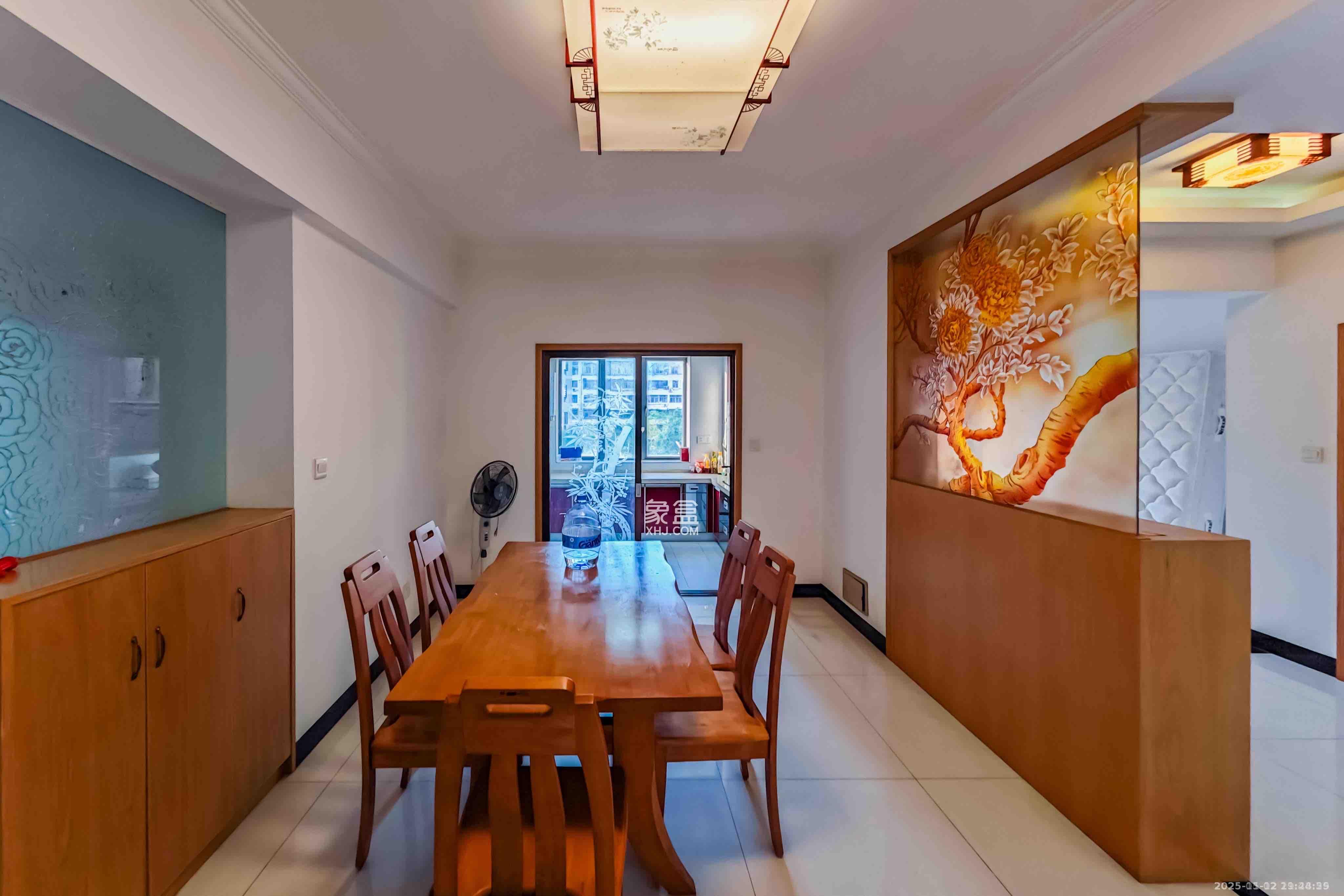 中城丽景香山园  4室2厅2卫    3400.0元/月室内图