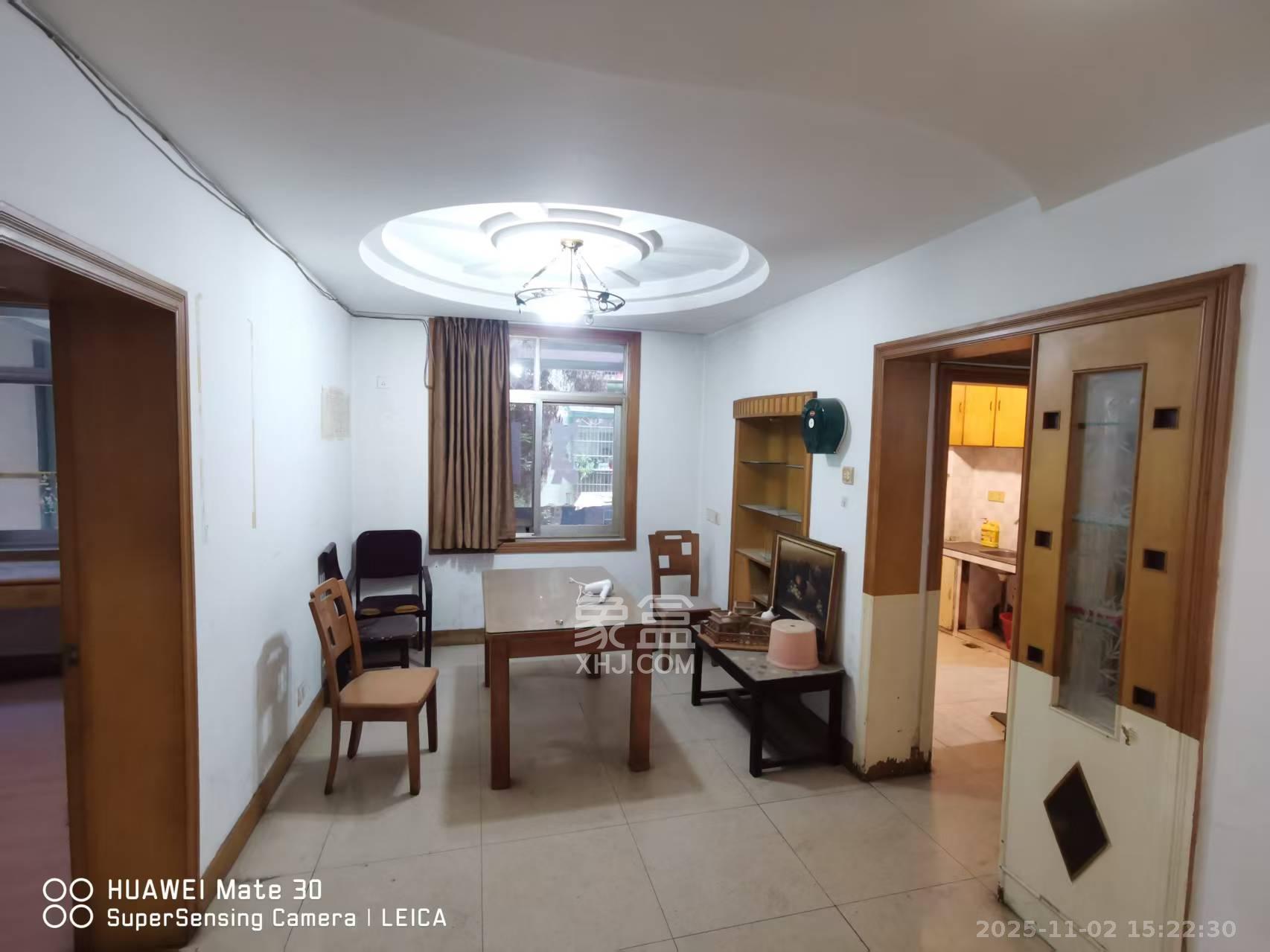 恒达时代花园  3室2厅2卫    2500.0元/月