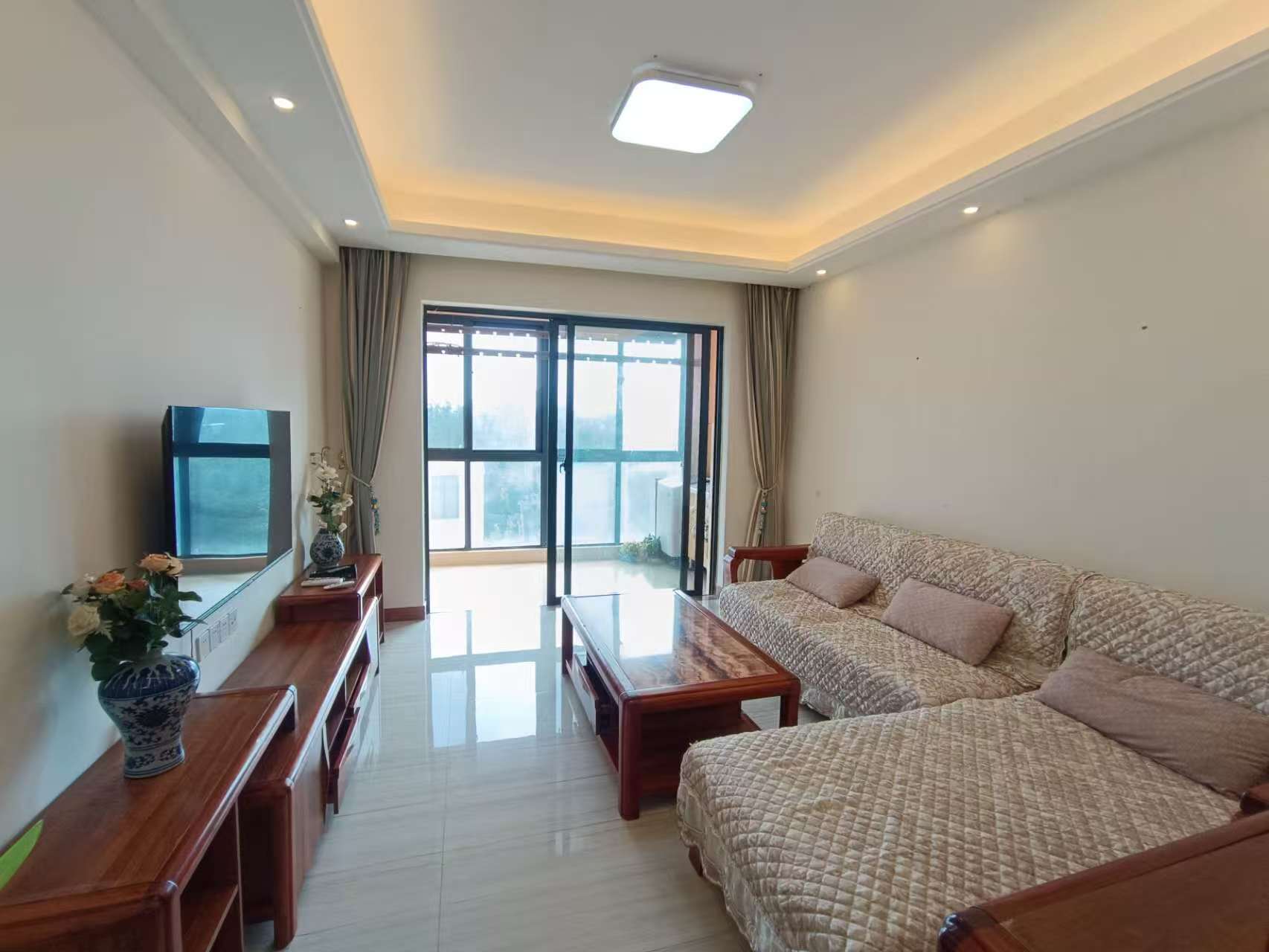 香榭花园  2室2厅1卫    2500.0元/月室内图