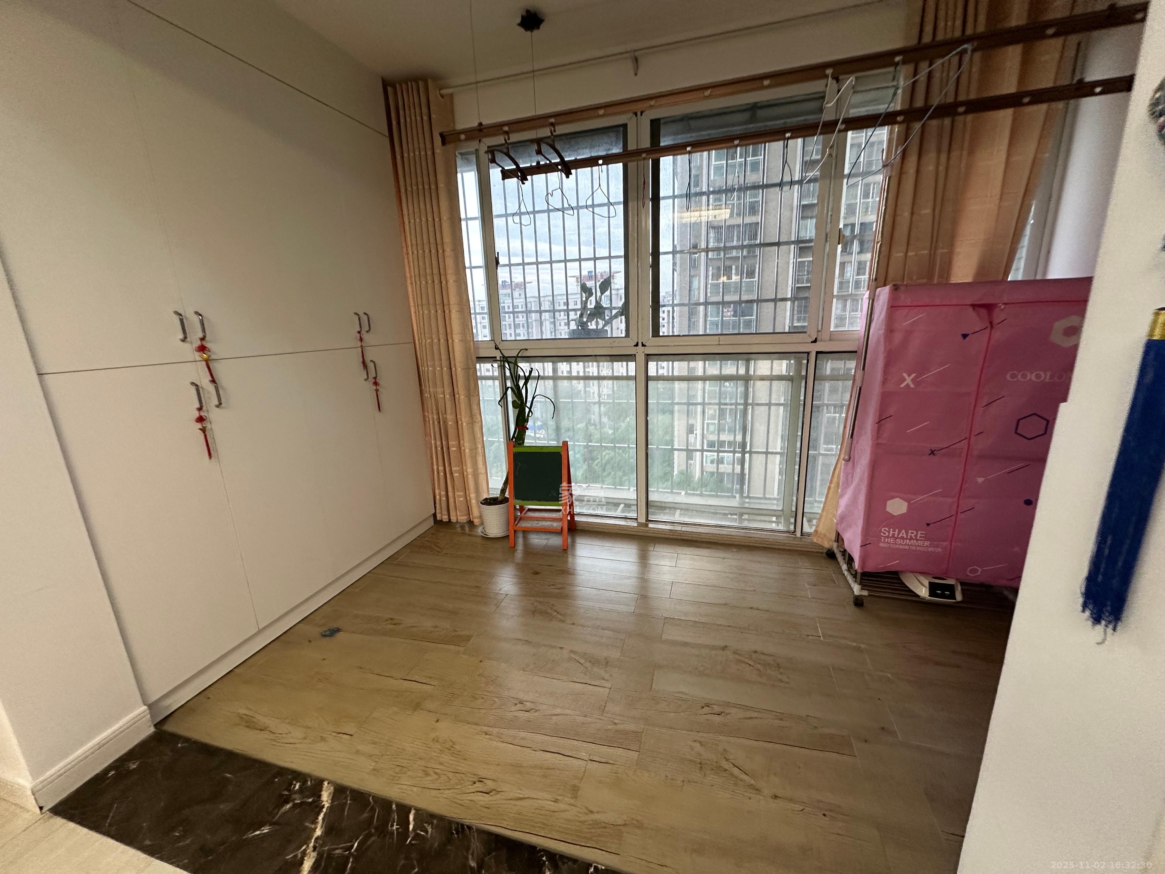 紫晶城  3室0厅0卫    1800.0元/月室内图