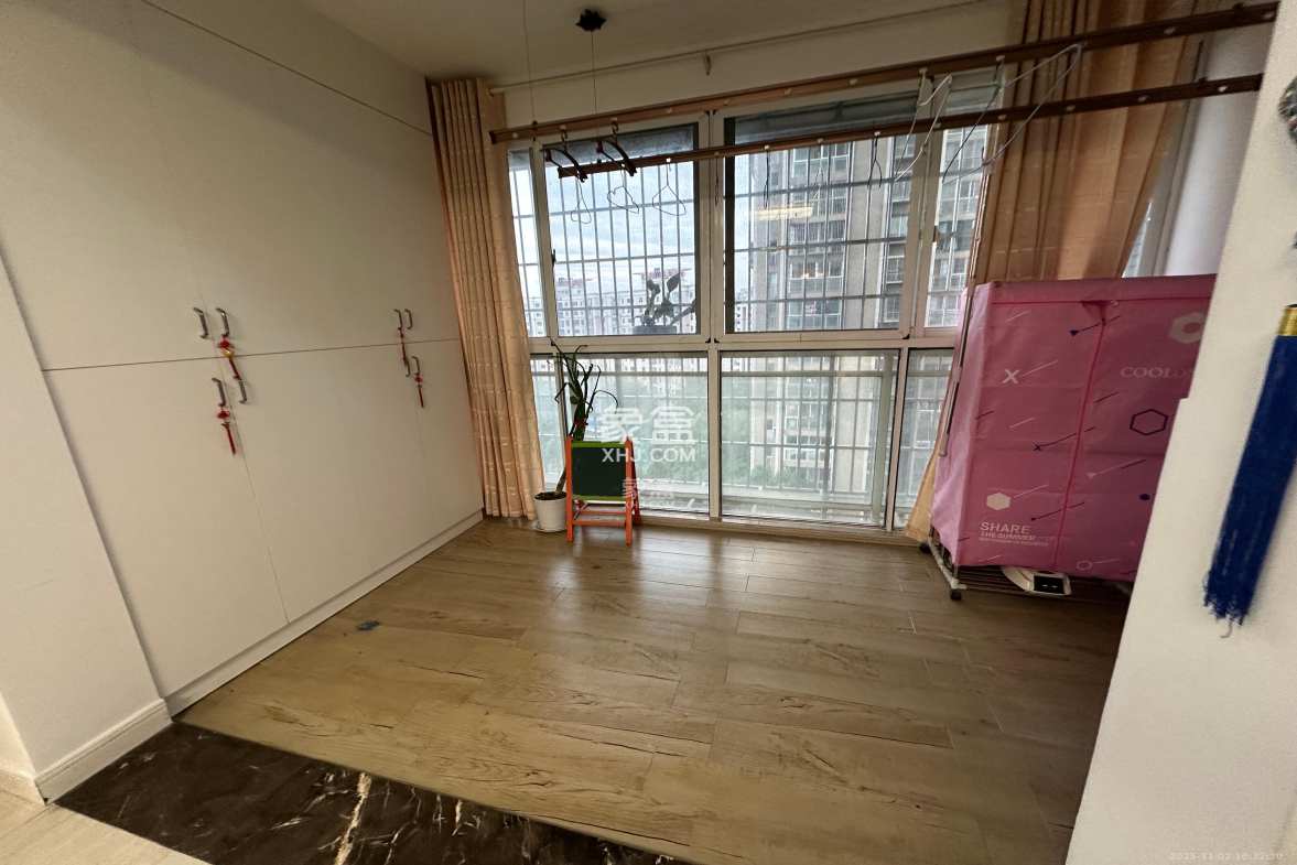 紫晶城 3室0厅0卫 1800.0元/月 紫晶城 3室0厅0卫 1800.0元/月室内图