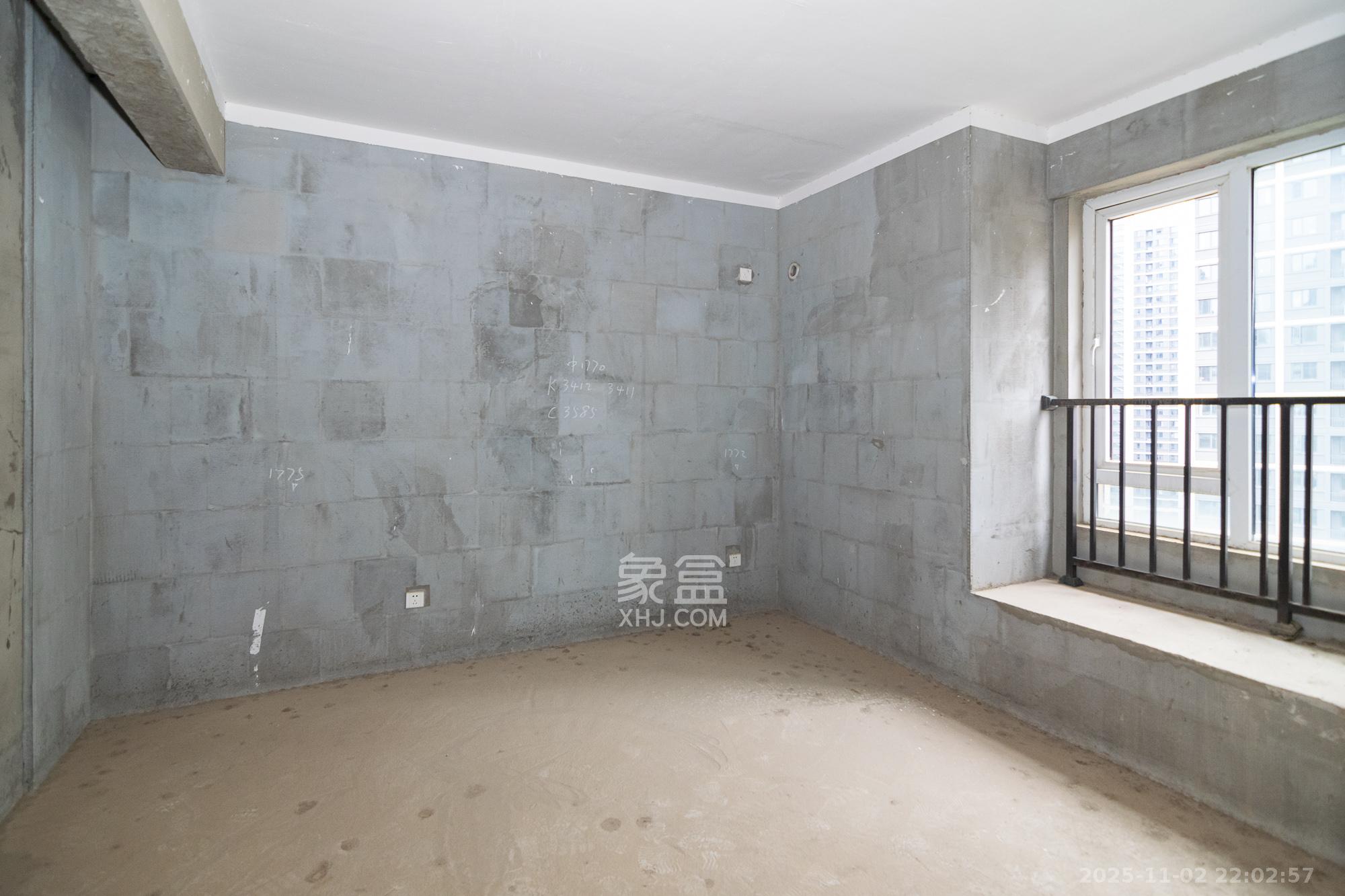 新城国际花都 5室2厅3卫 88.8万 新城国际花都 5室2厅3卫 88.8万卧室