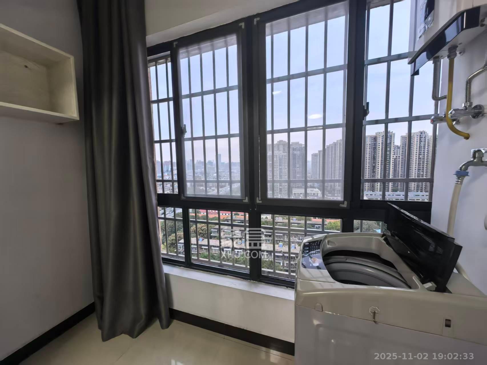 圭塘三小区 1室1厅1卫 1500.0元/月 圭塘三小区 1室1厅1卫 1500.0元/月室内图