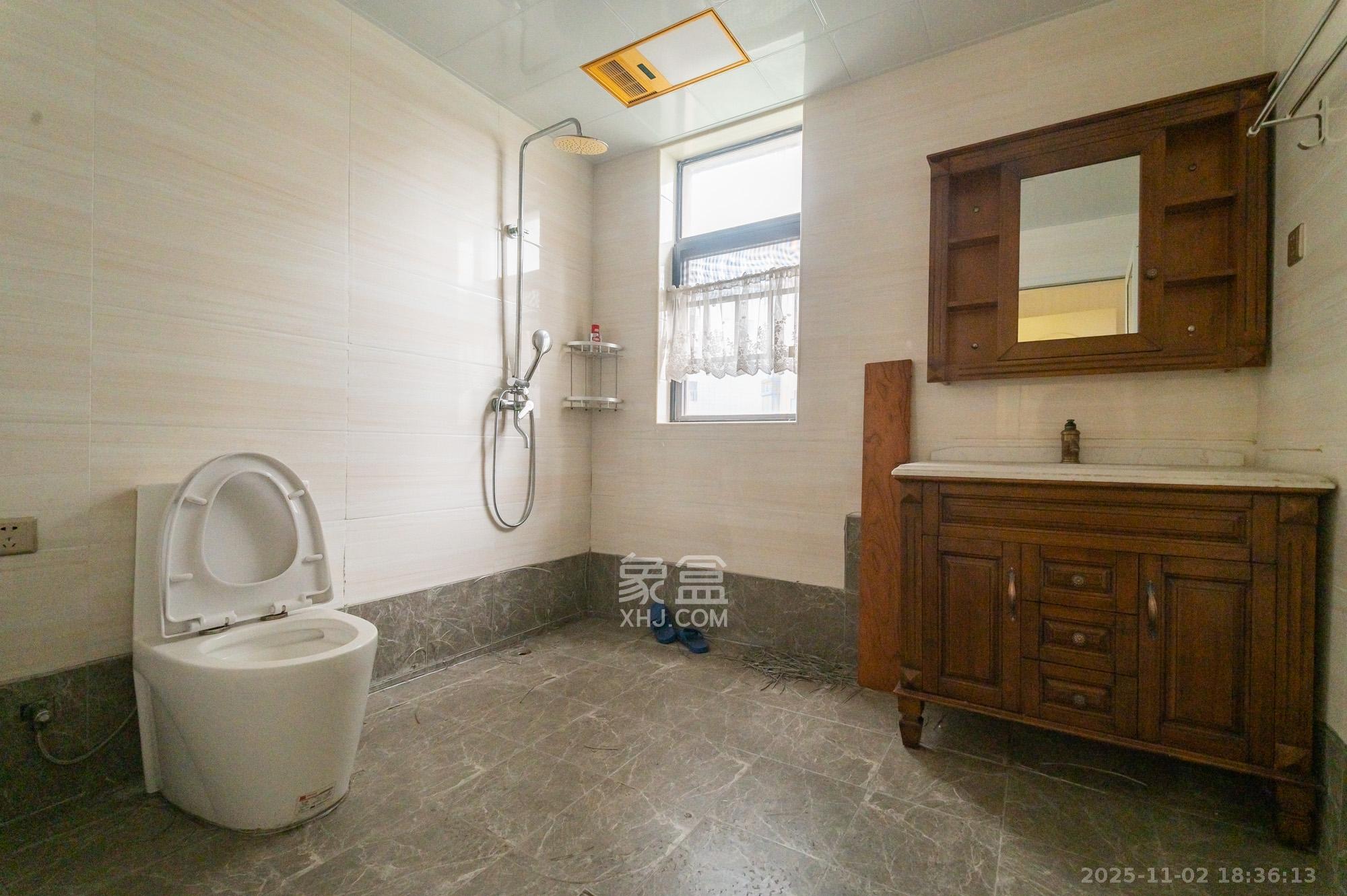 幸福里润城(幸福里二期) 4室2厅2卫 82.8万 幸福里润城(幸福里二期) 4室2厅2卫 82.8万卫生间