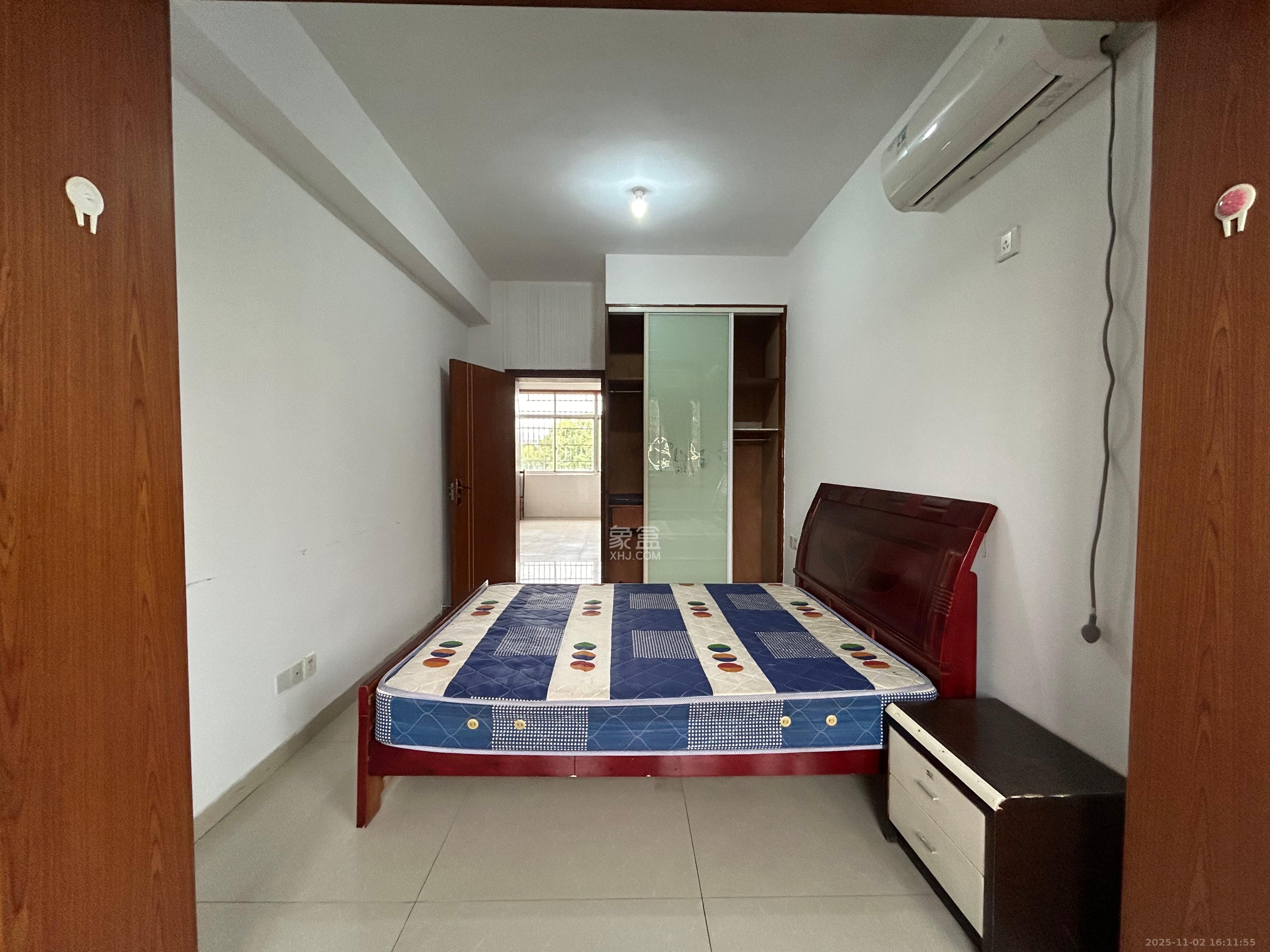 泉水塘小区  3室2厅1卫    1900.0元/月室内图