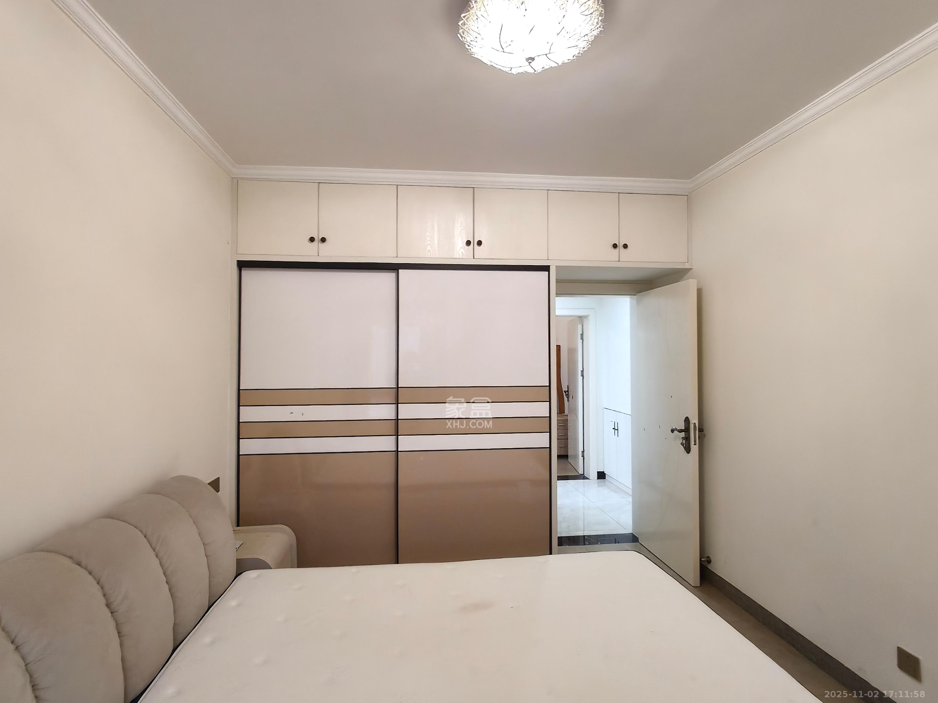 恒广国际景园一二区  2室2厅1卫    2200.0元/月 恒广国际景园一二区  2室2厅1卫    2200.0元/月室内图