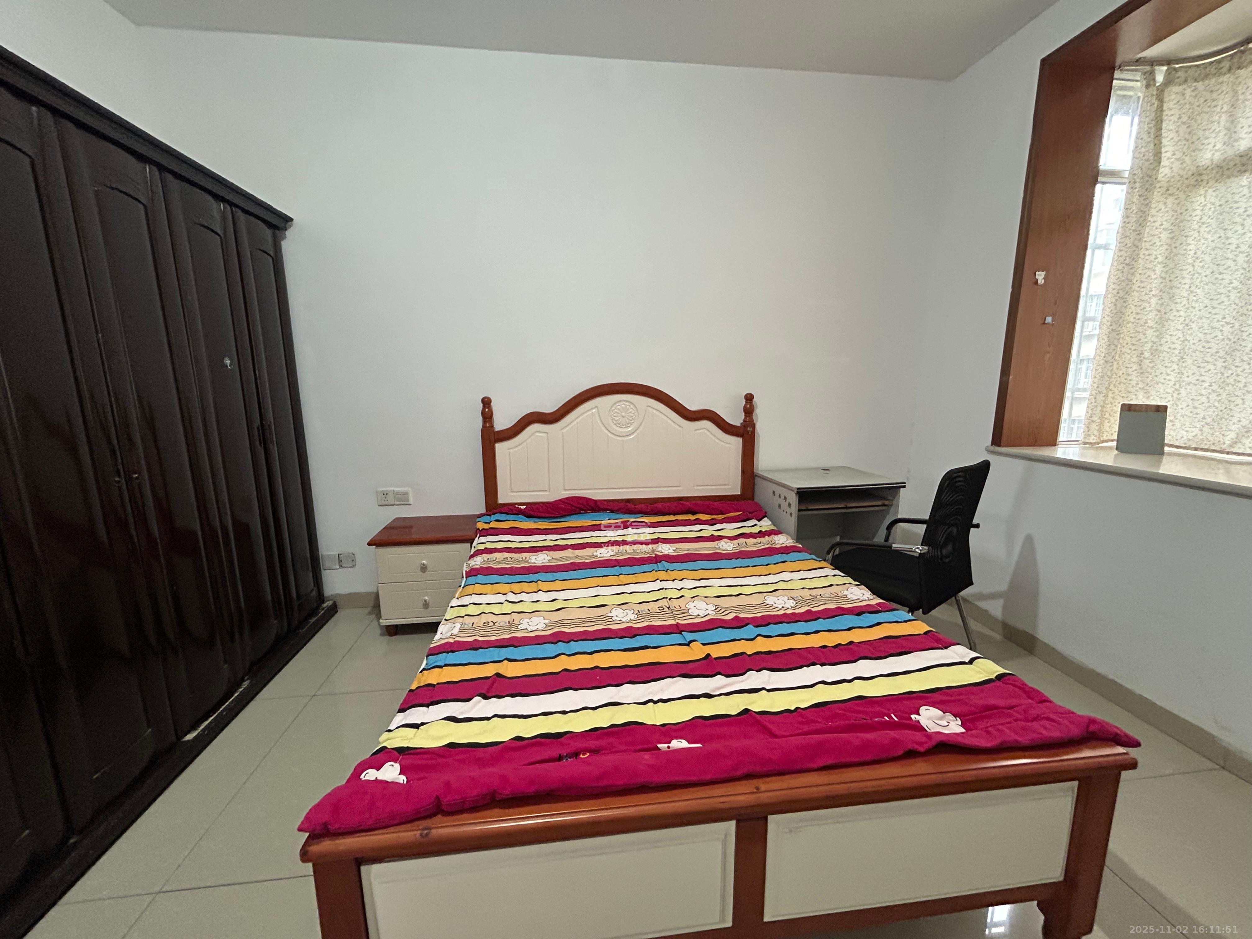 泉水塘小区  3室2厅1卫    1900.0元/月室内图