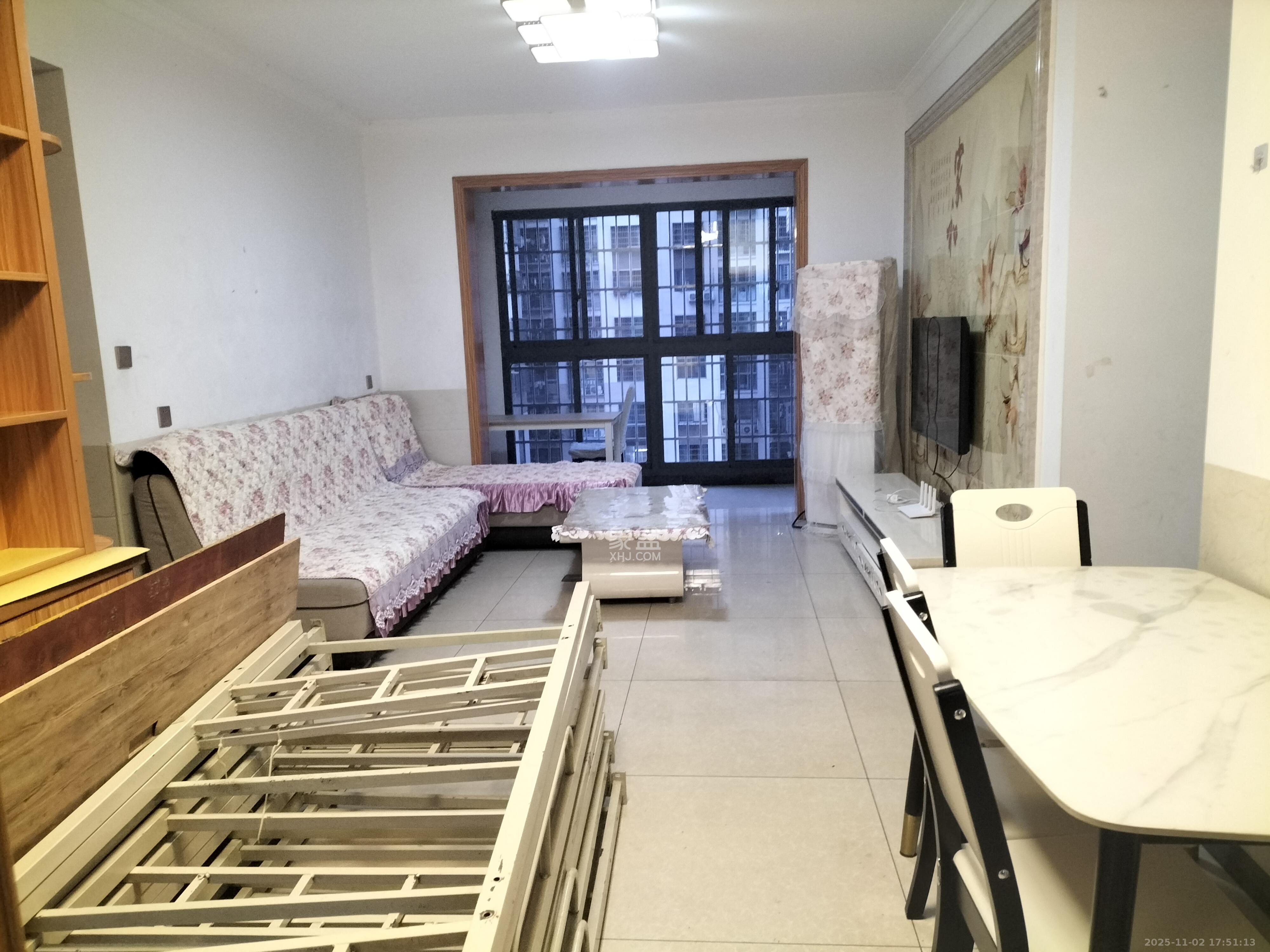 嘉顺苑 3室2厅1卫 2400.0元/月 嘉顺苑 3室2厅1卫 2400.0元/月室内图