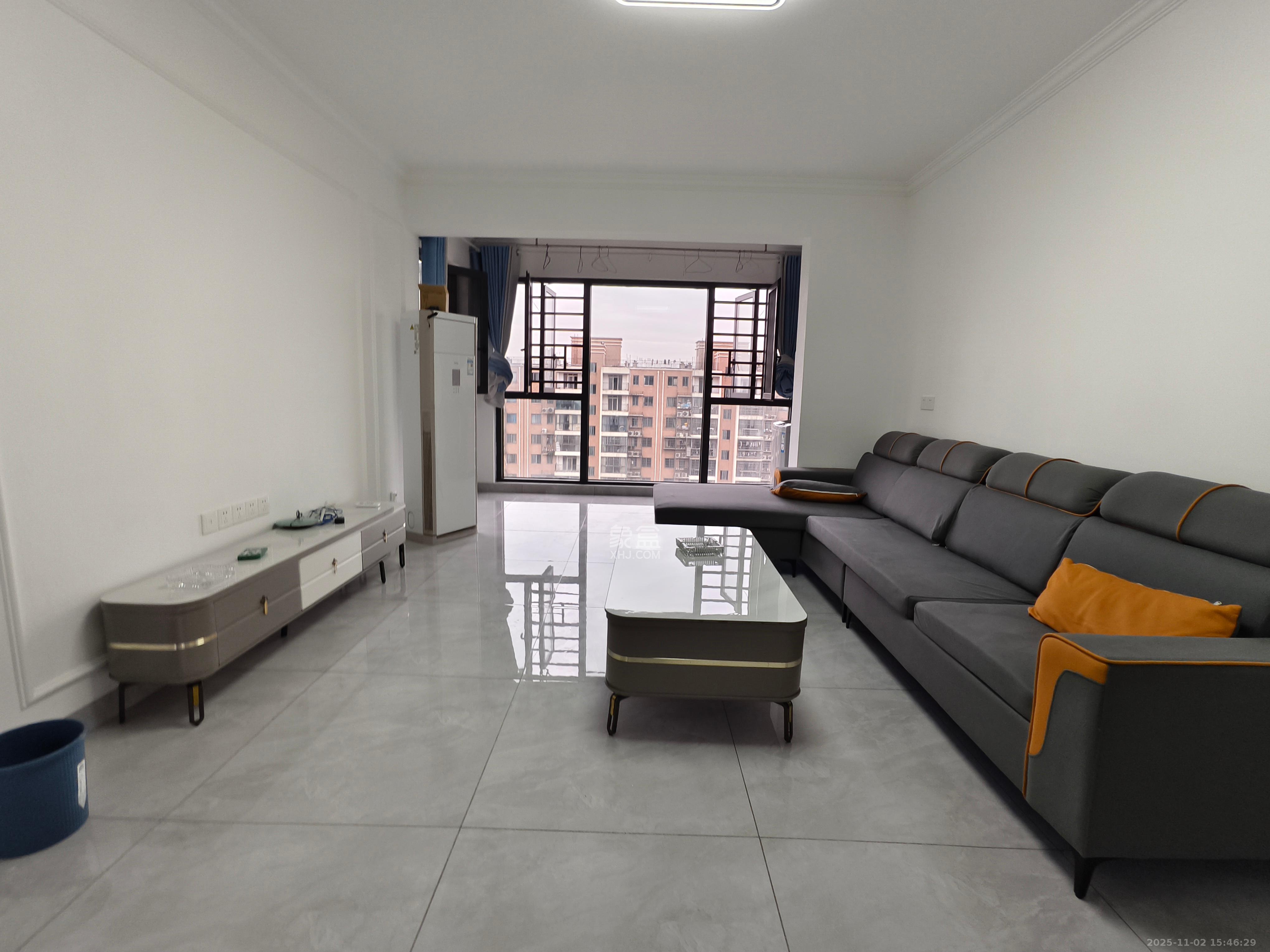 山水新城 3室2厅1卫 2700.0元/月 山水新城 3室2厅1卫 2700.0元/月室内图