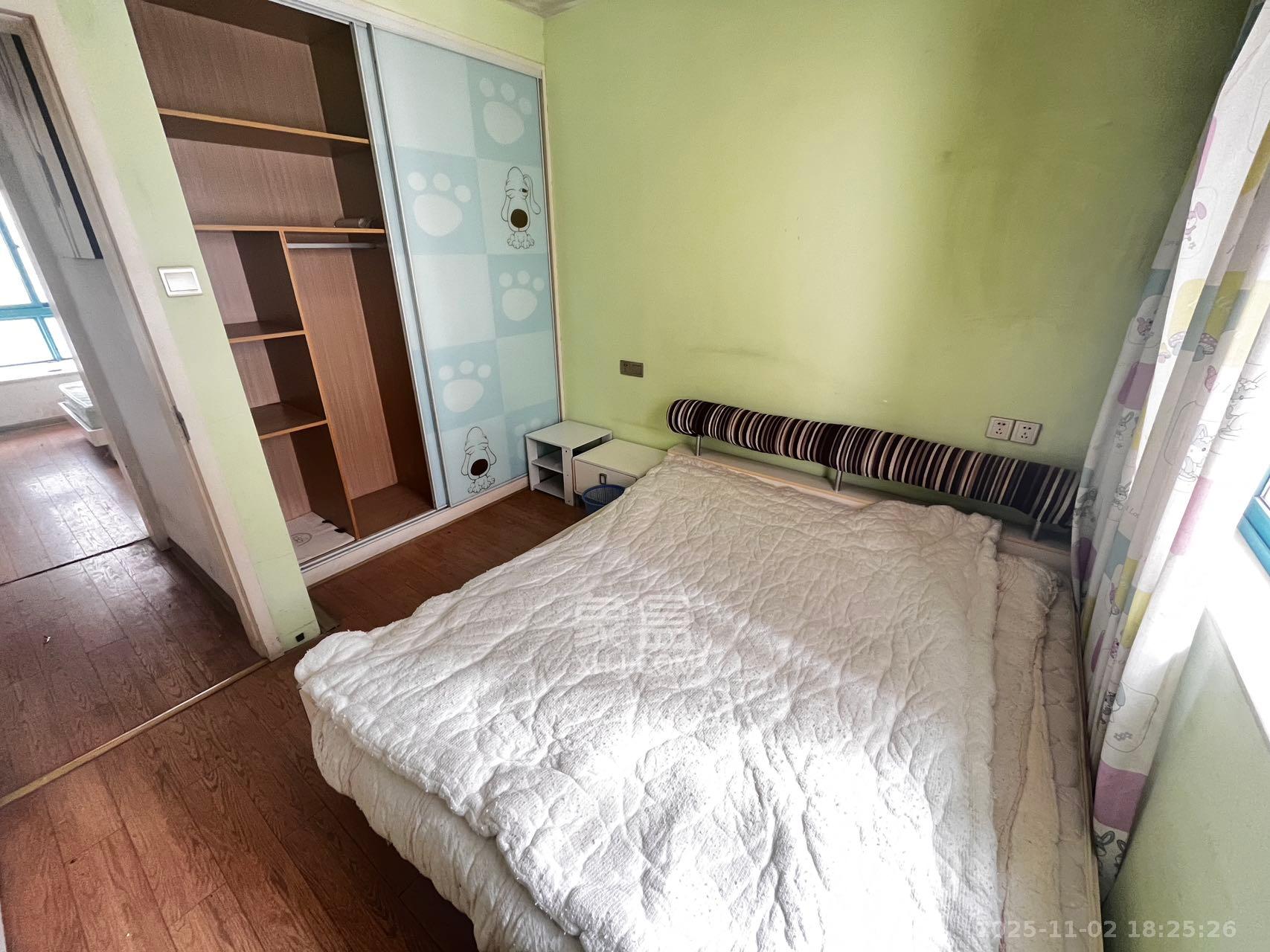 蝴蝶谷  3室2厅1卫    1700.0元/月室内图