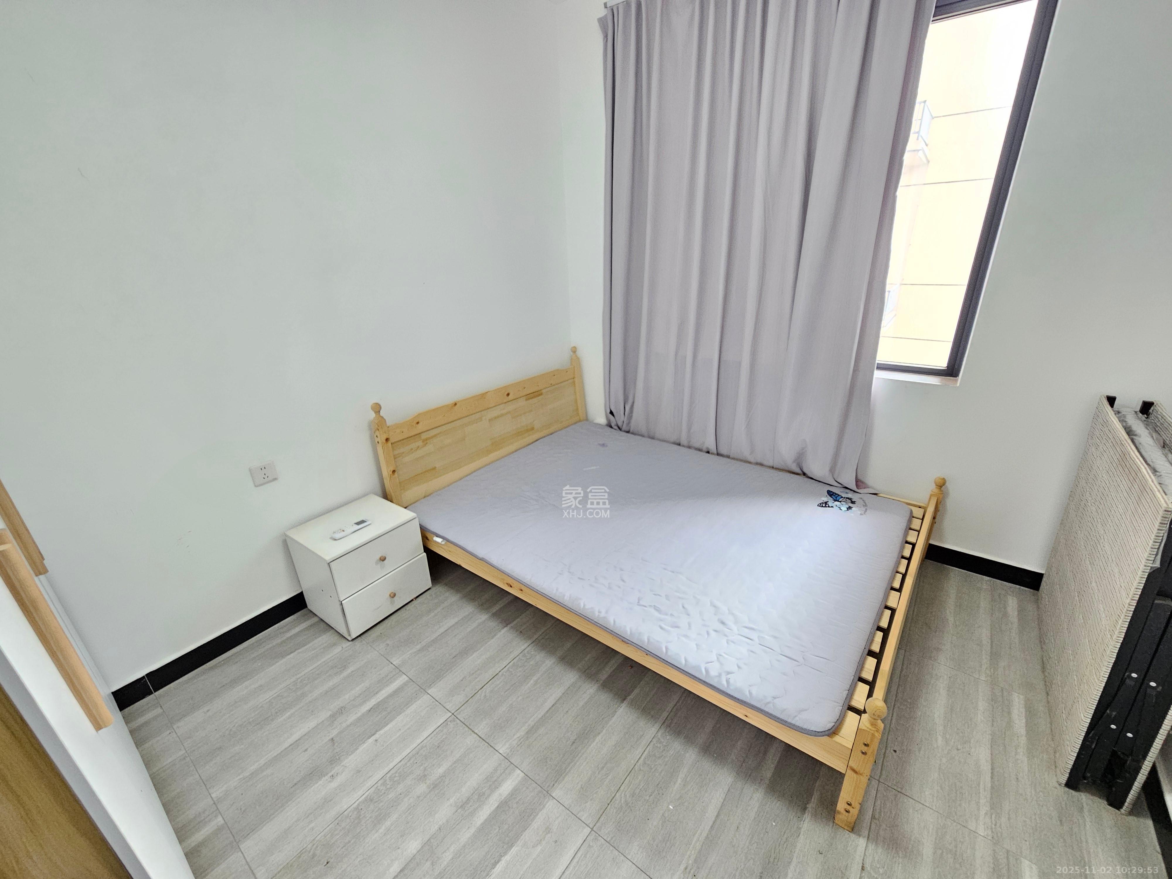 长房云公馆 3室2厅2卫 2300.0元/月 长房云公馆 3室2厅2卫 2300.0元/月室内图