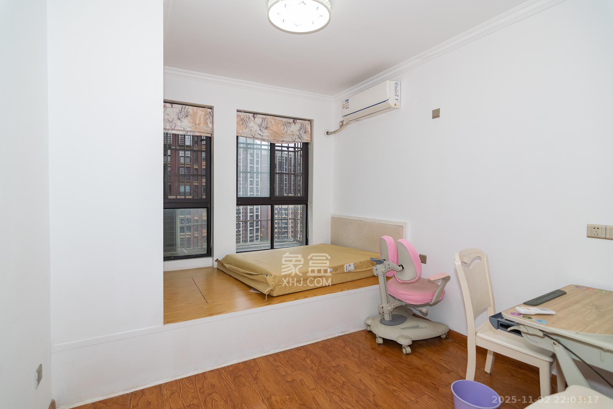 新城国际花都 3室2厅1卫 63.8万 新城国际花都 3室2厅1卫 63.8万卧室