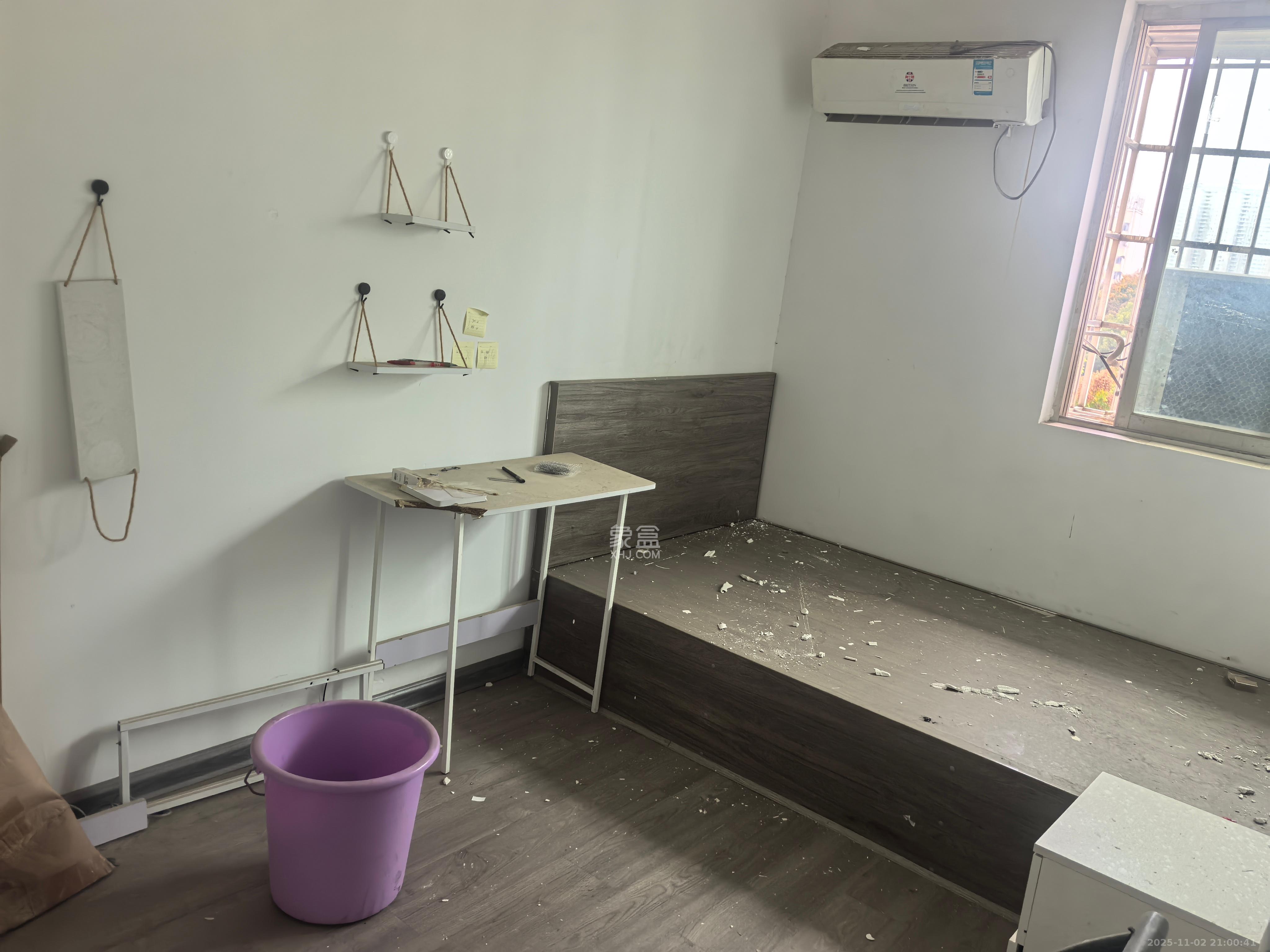 中南汽车世界  4室2厅1卫    1800.0元/月室内图