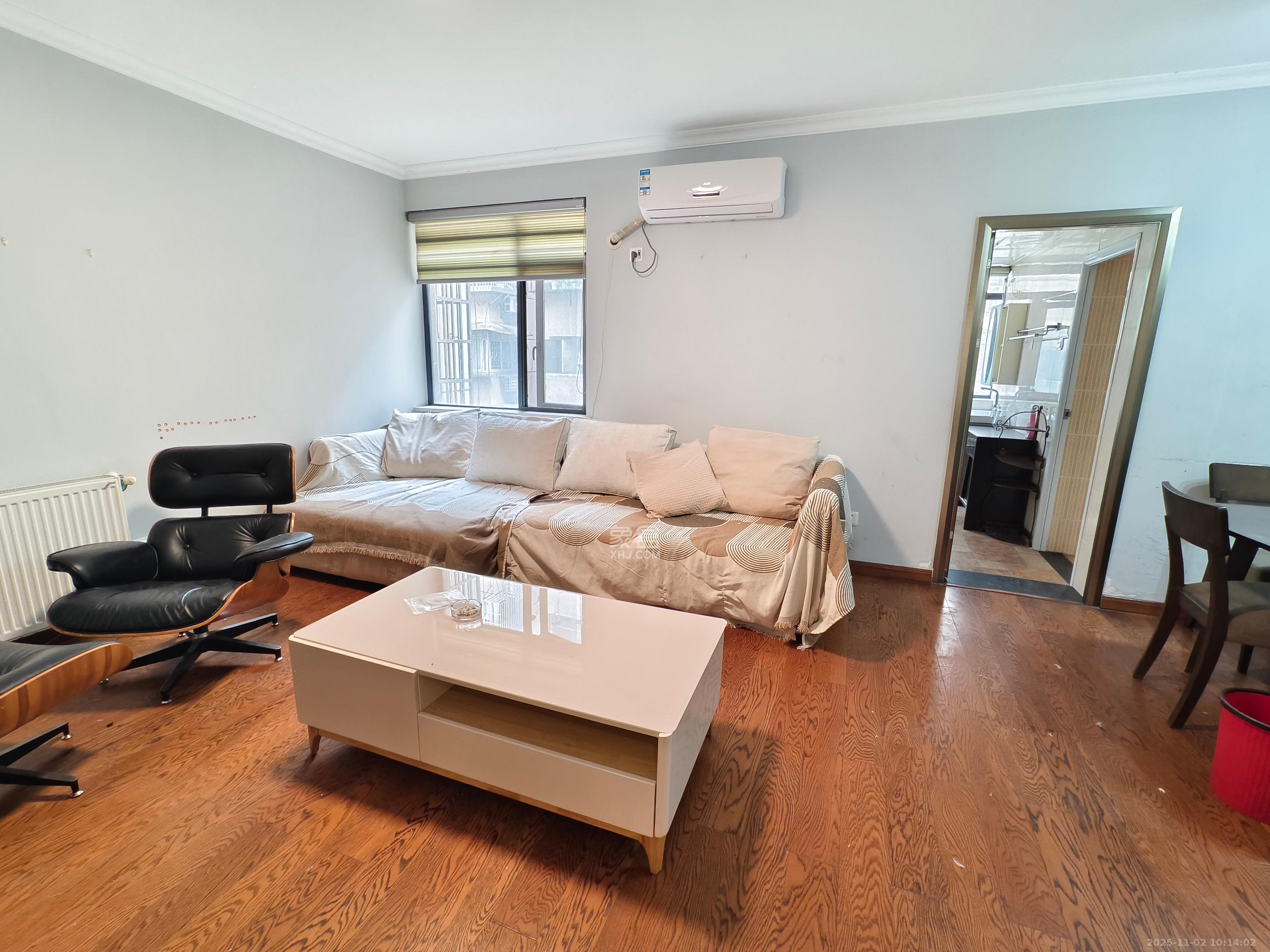 省儿童医院单位宿舍 2室2厅1卫 2300.0元/月 省儿童医院单位宿舍 2室2厅1卫 2300.0元/月室内图