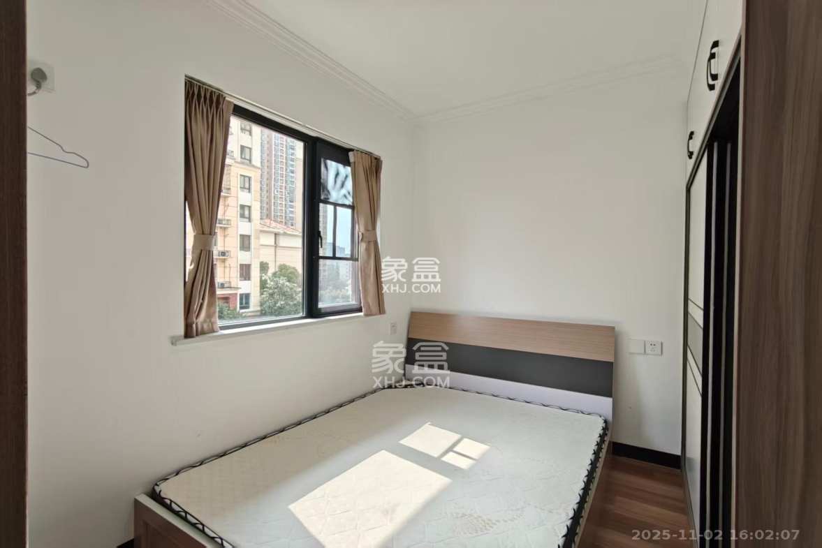 蔷薇国际 2室2厅1卫 1400.0元/月 蔷薇国际 2室2厅1卫 1400.0元/月室内图