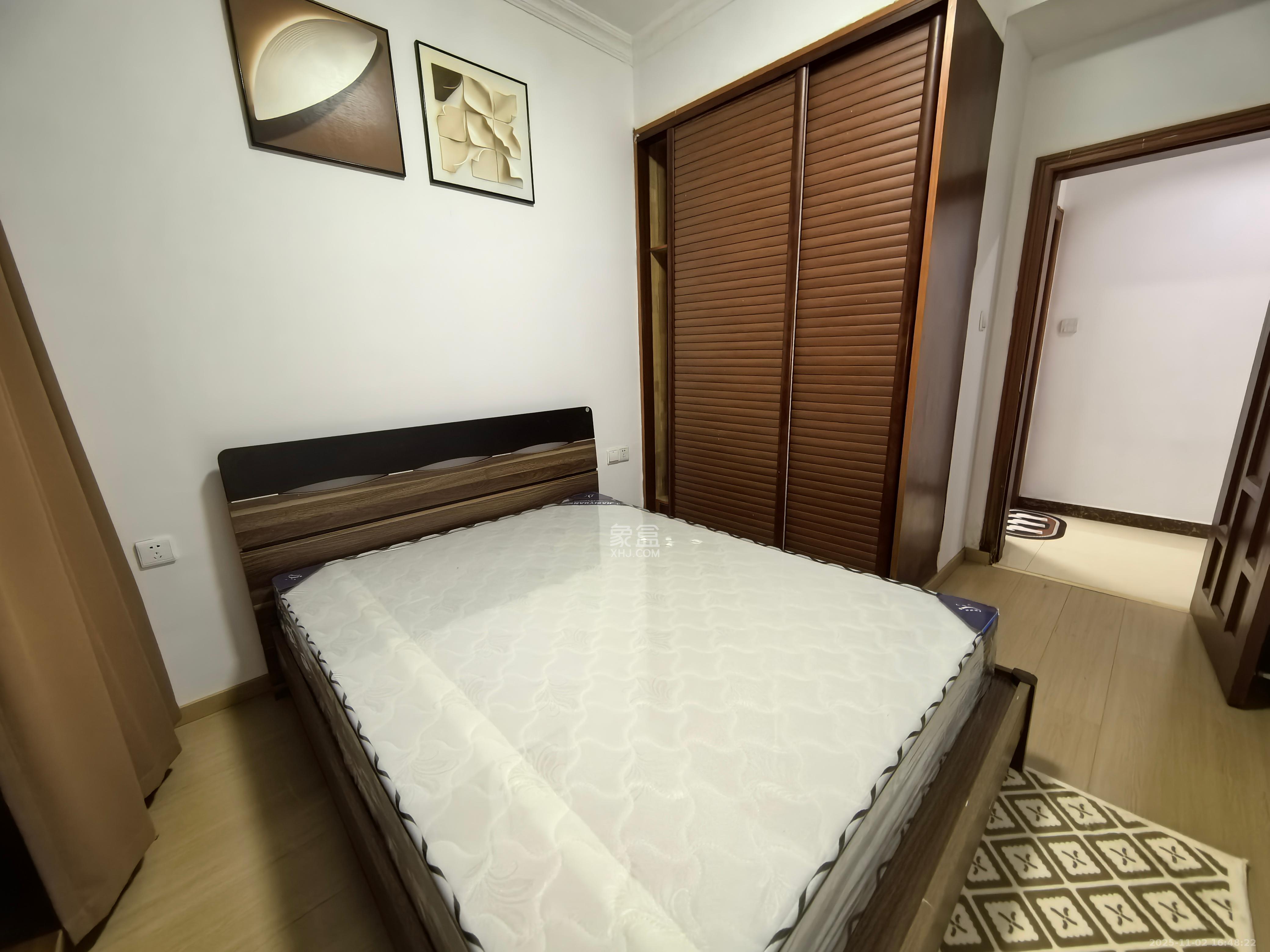 中城丽景香山园 2室2厅1卫 2500.0元/月 中城丽景香山园 2室2厅1卫 2500.0元/月室内图