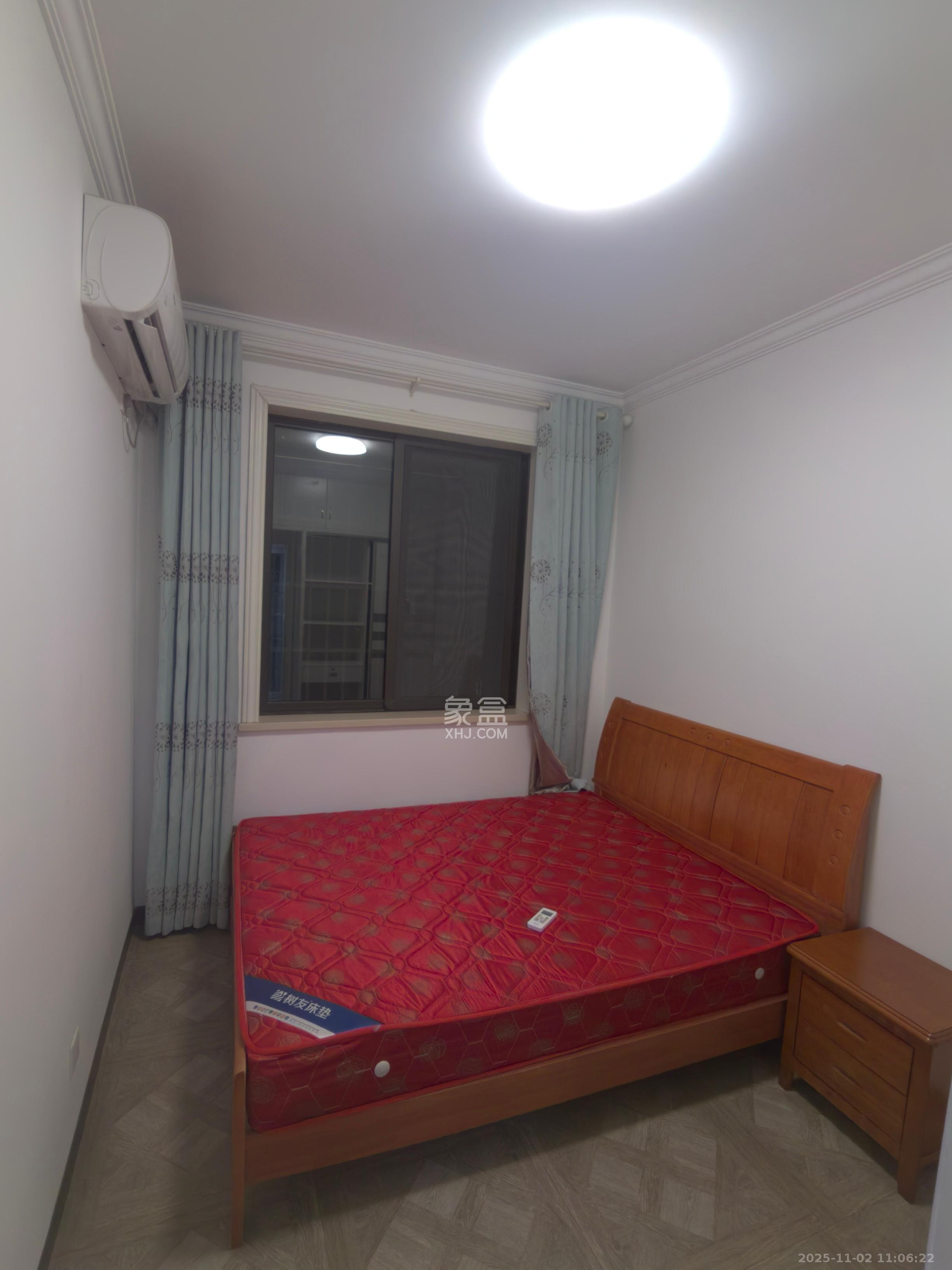 绿地香树花城  3室2厅1卫    1500.0元/月室内图