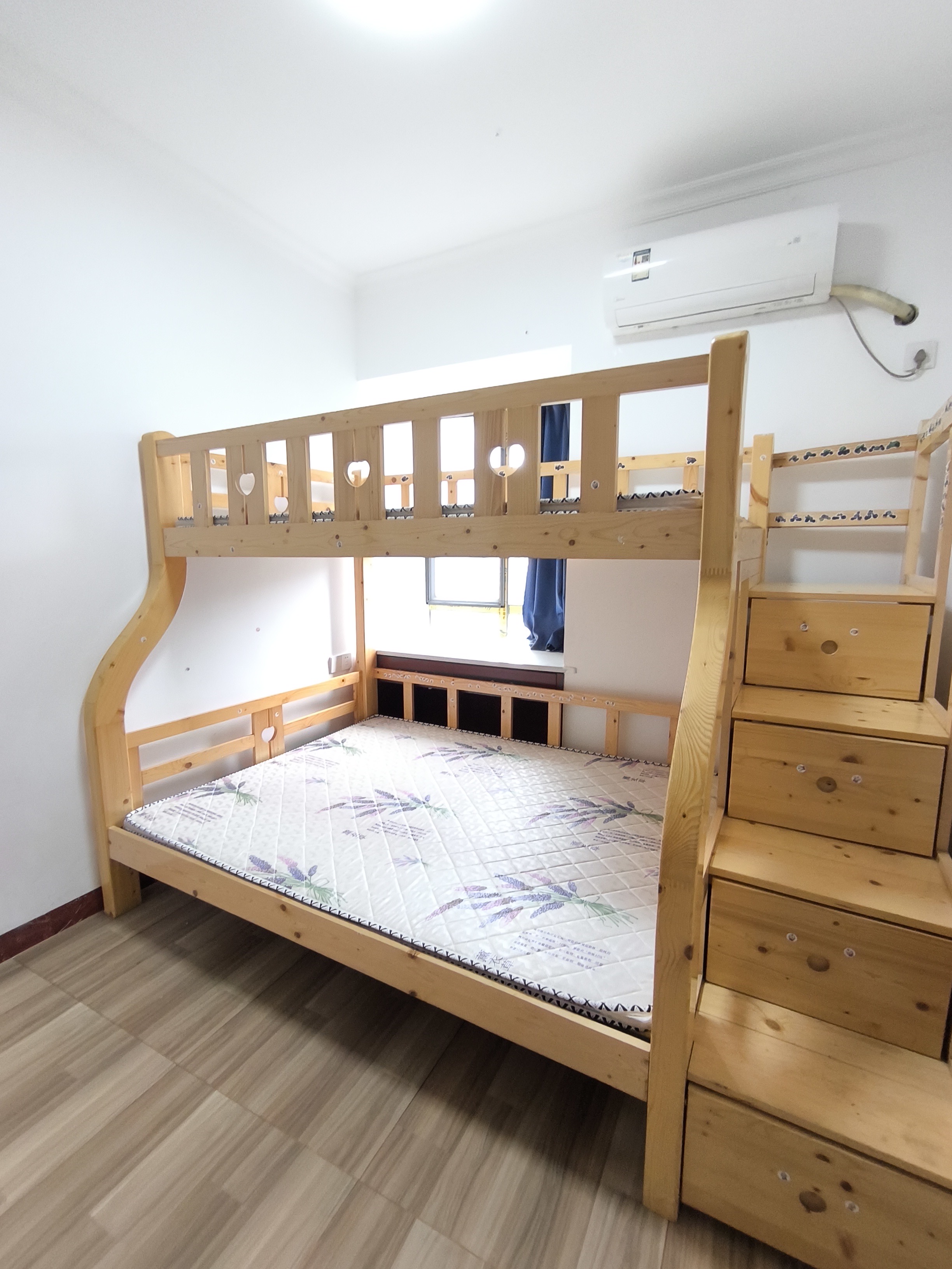 珠江愉景南苑（一、二、三、四期）  3室0厅0卫    2200.0元/月室内图