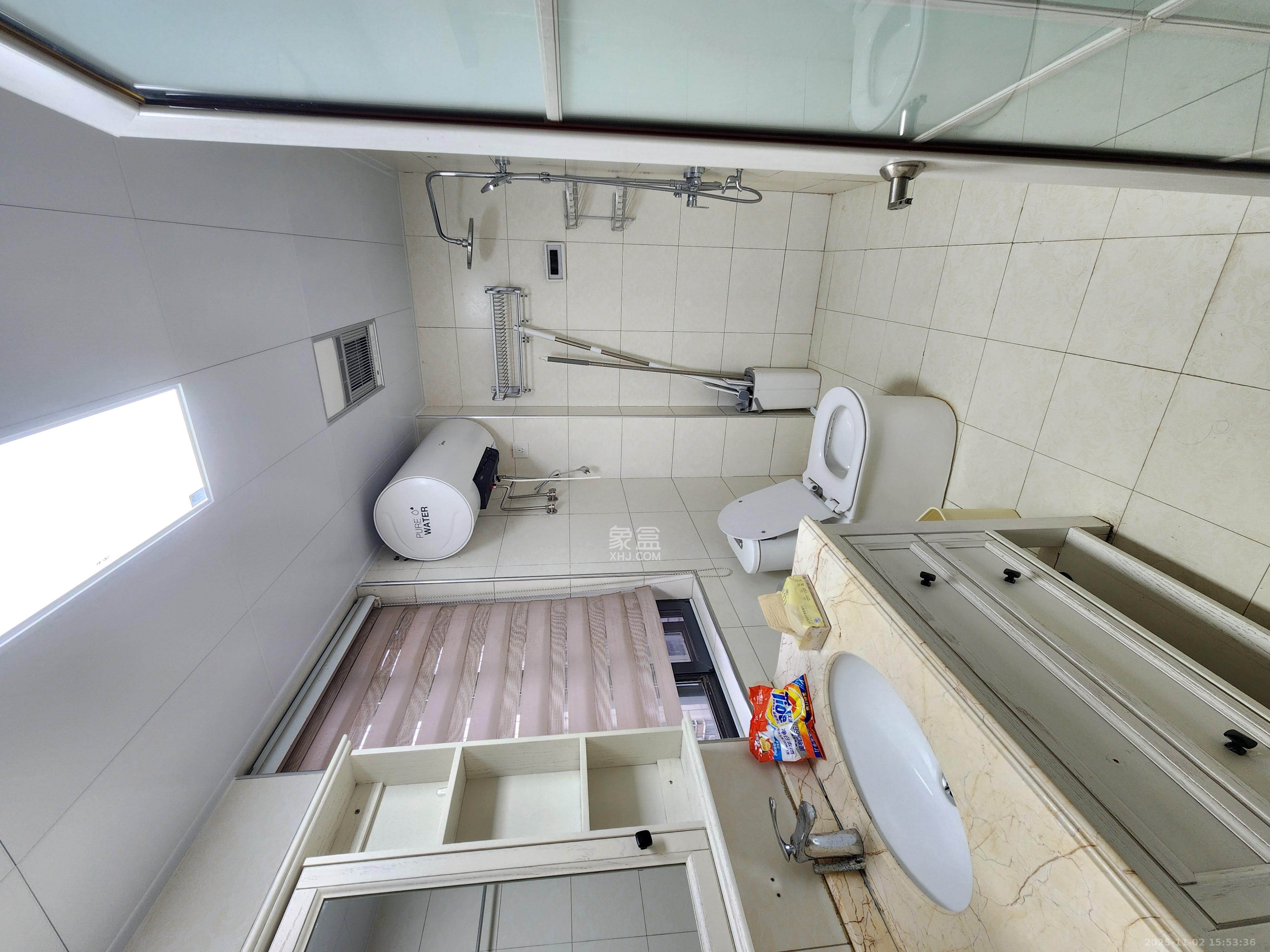 麓江春  2室2厅1卫    2500.0元/月室内图