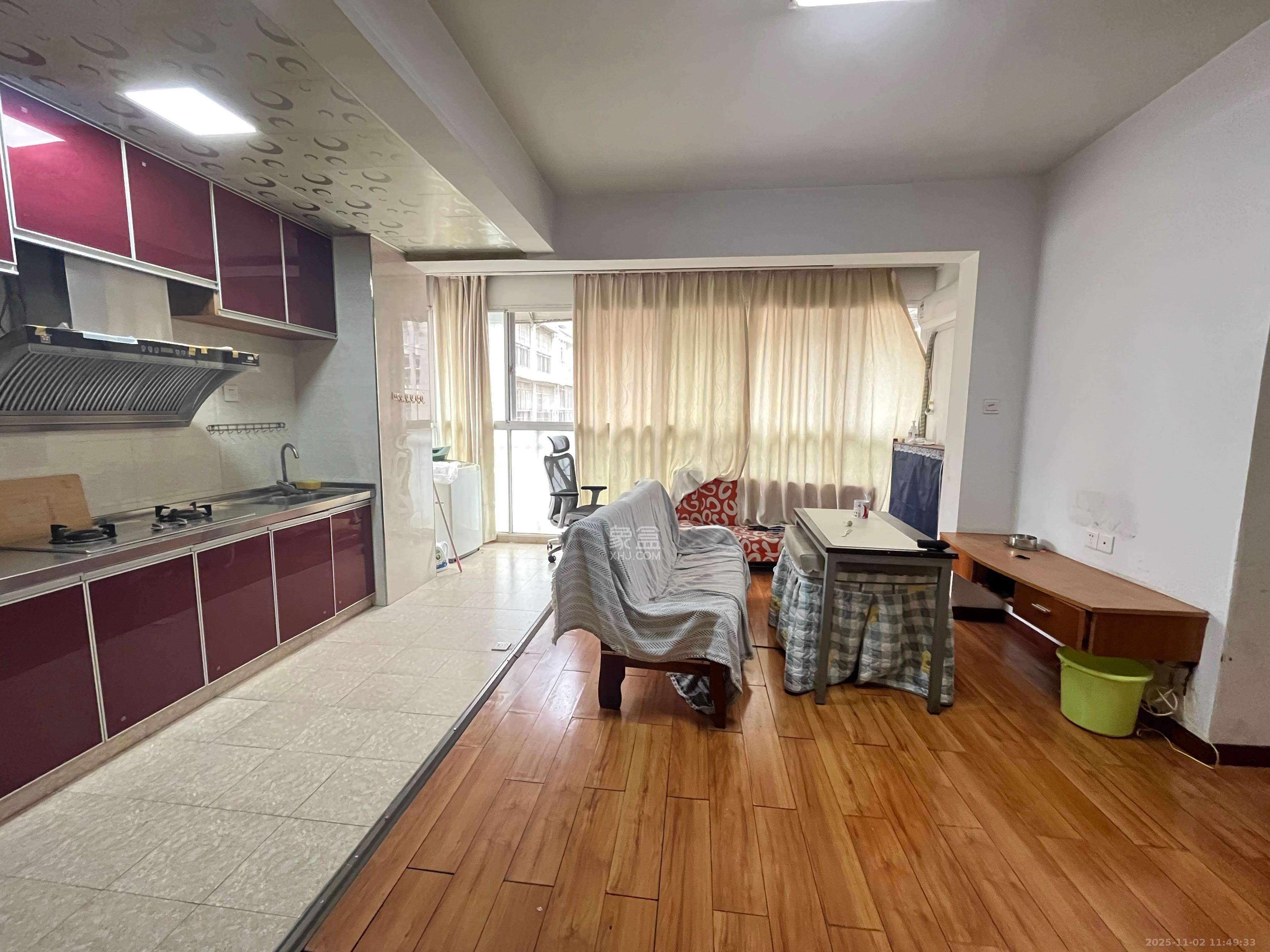 风华四季园  2室2厅1卫    2400.0元/月