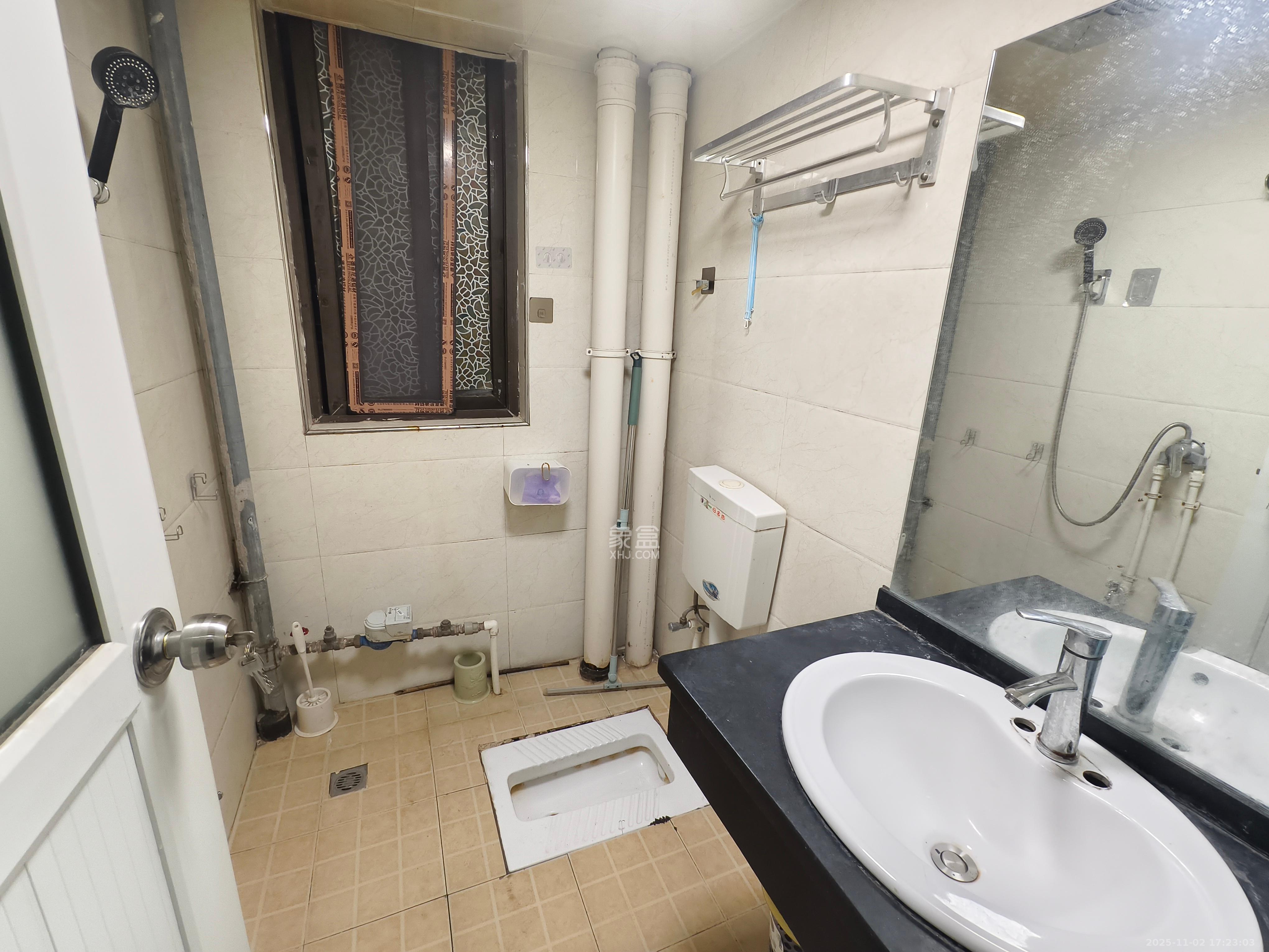 金南家园一期  2室2厅1卫    1800.0元/月室内图