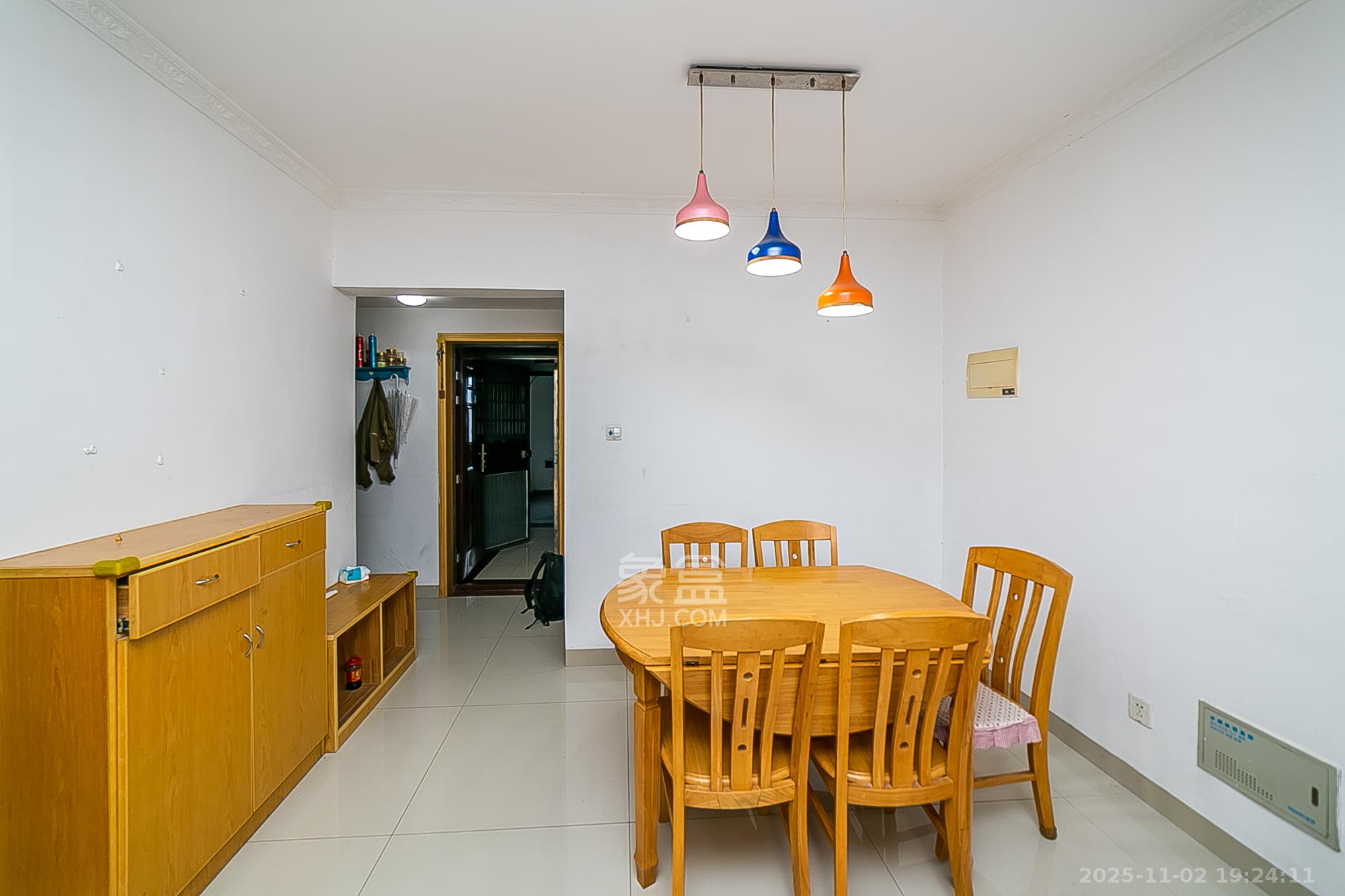 湘江锦绣  2室2厅1卫    62.8万客厅