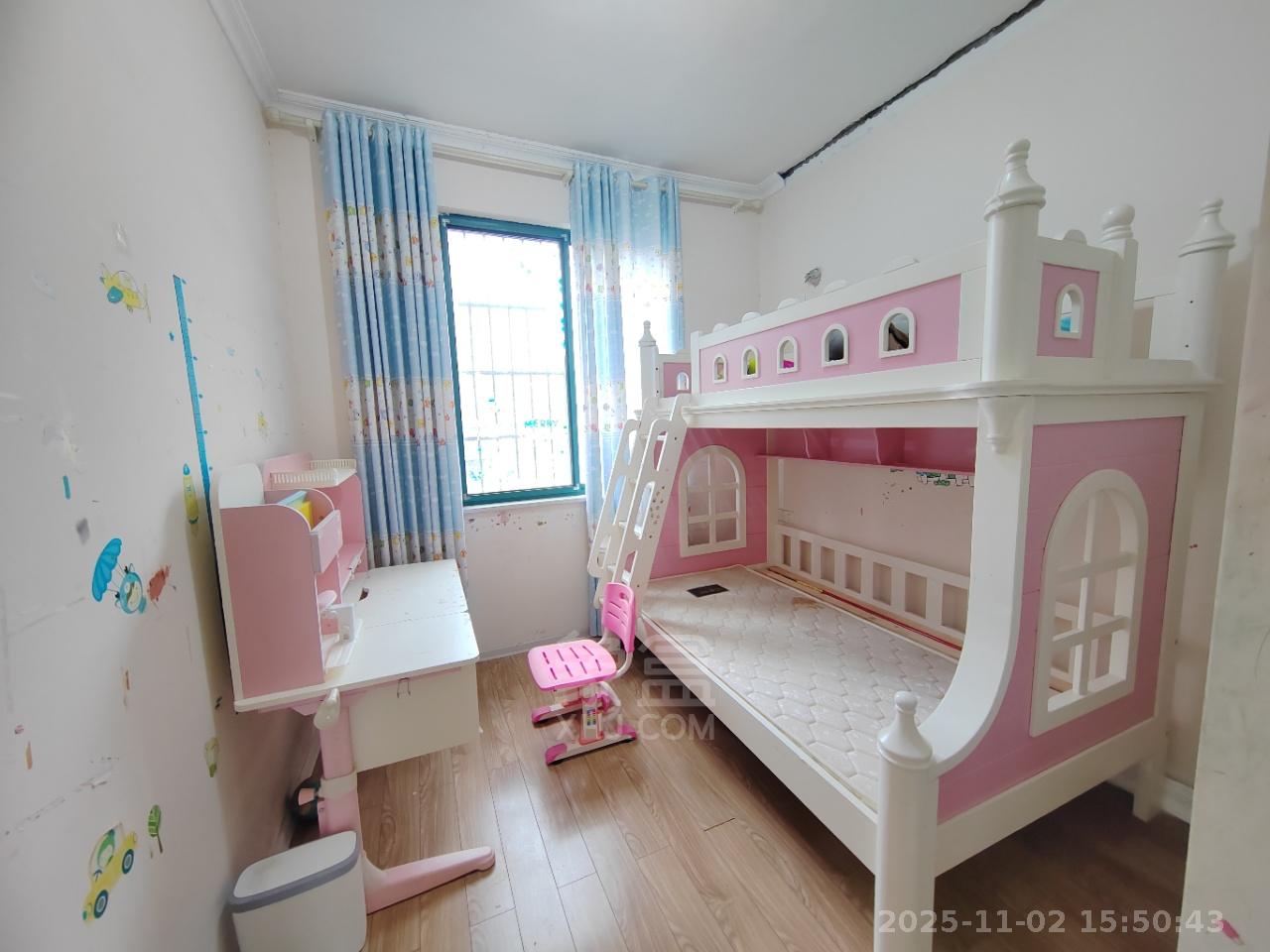 尚格名城香榭丽舍 4室2厅3卫 2200.0元/月 尚格名城香榭丽舍 4室2厅3卫 2200.0元/月室内图