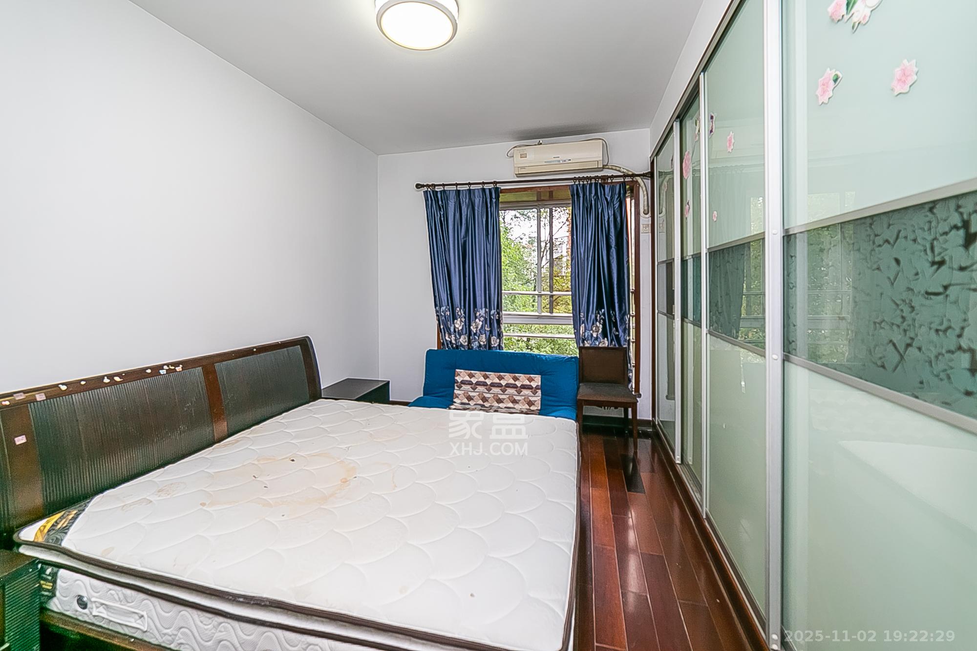 华银园  3室2厅2卫    103.0万 华银园  3室2厅2卫    103.0万卧室