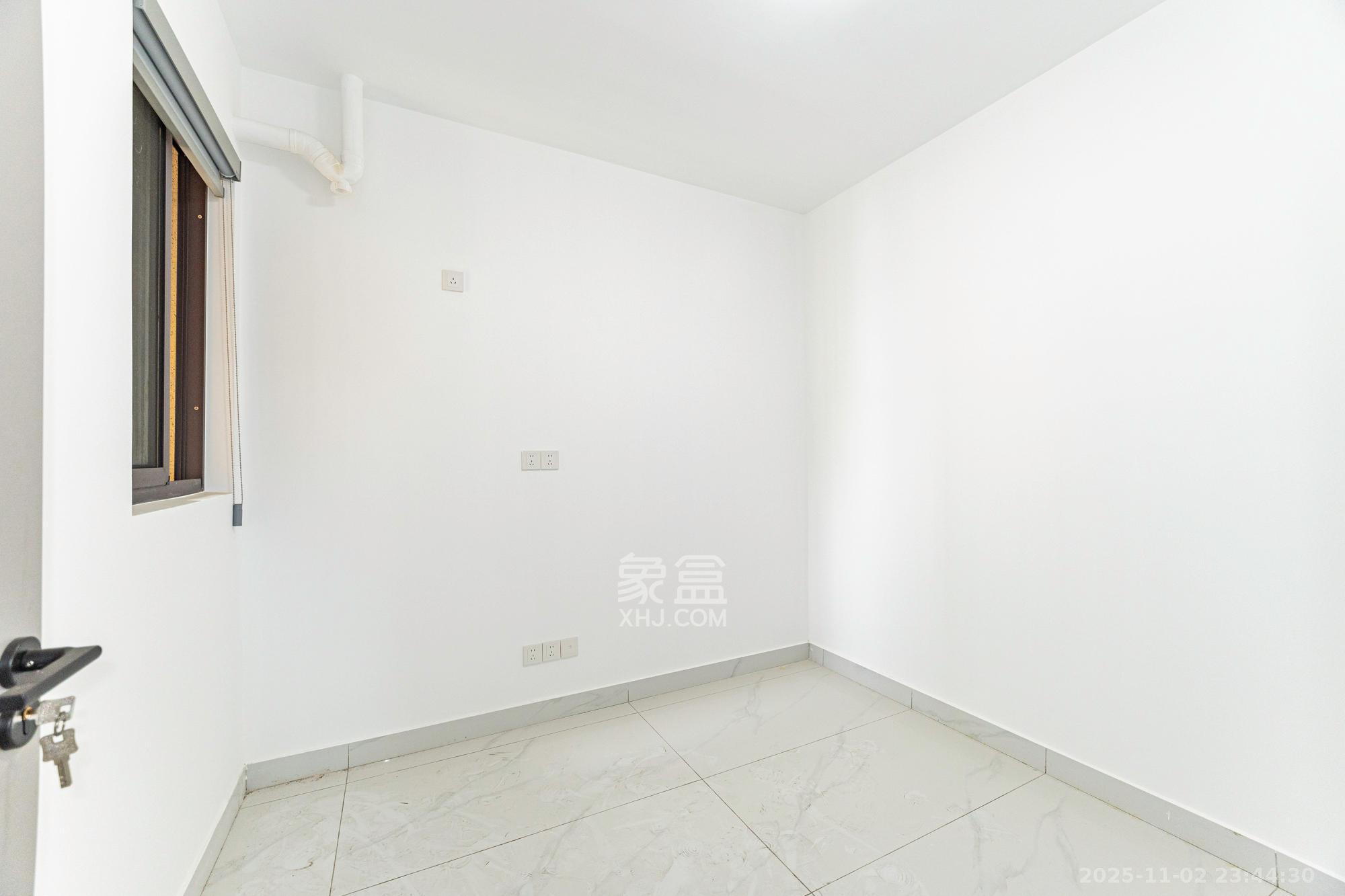 东方美地  3室2厅1卫    66.8万卧室