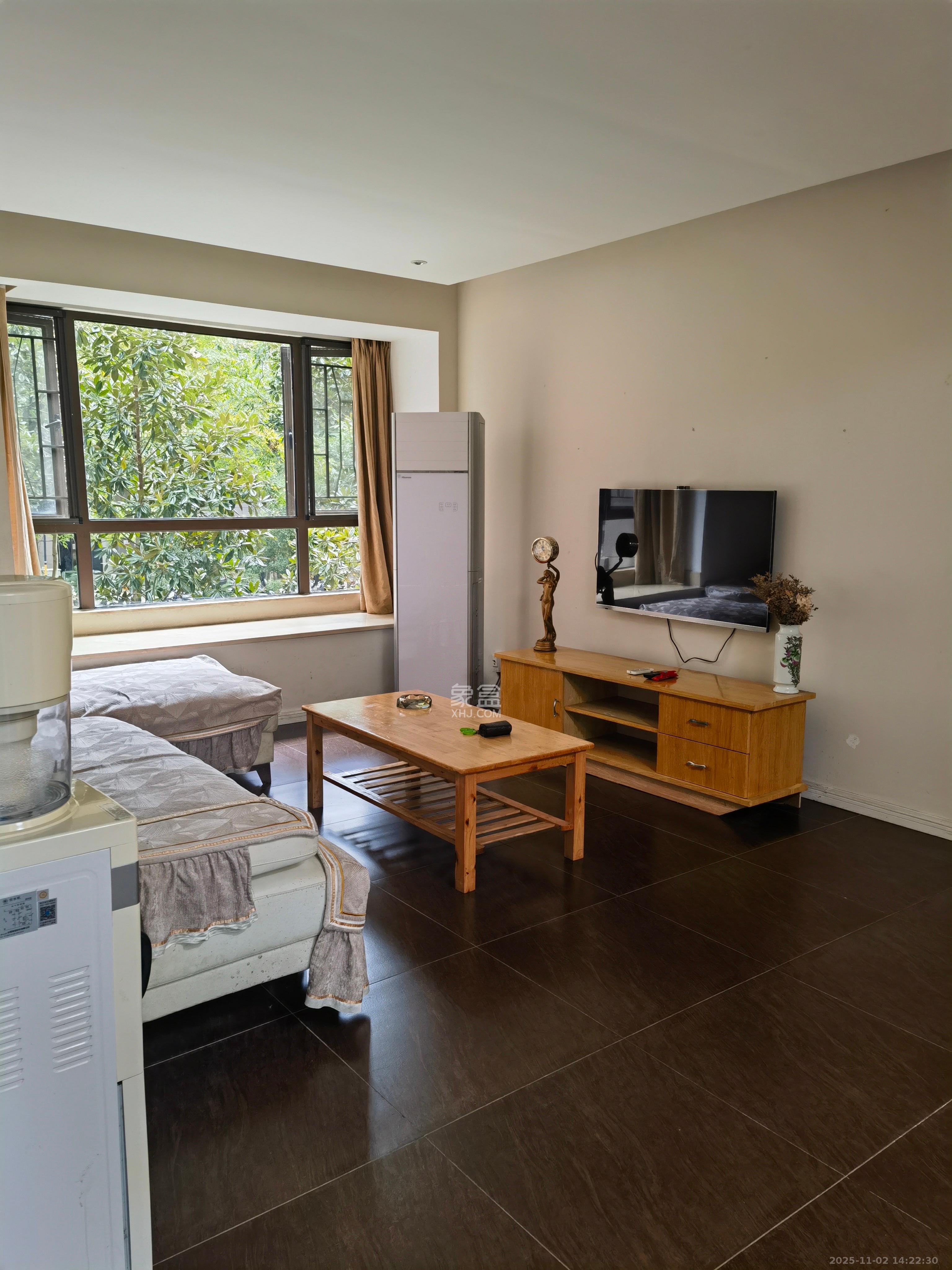 山语城二期  3室1厅1卫    2000.0元/月室内图