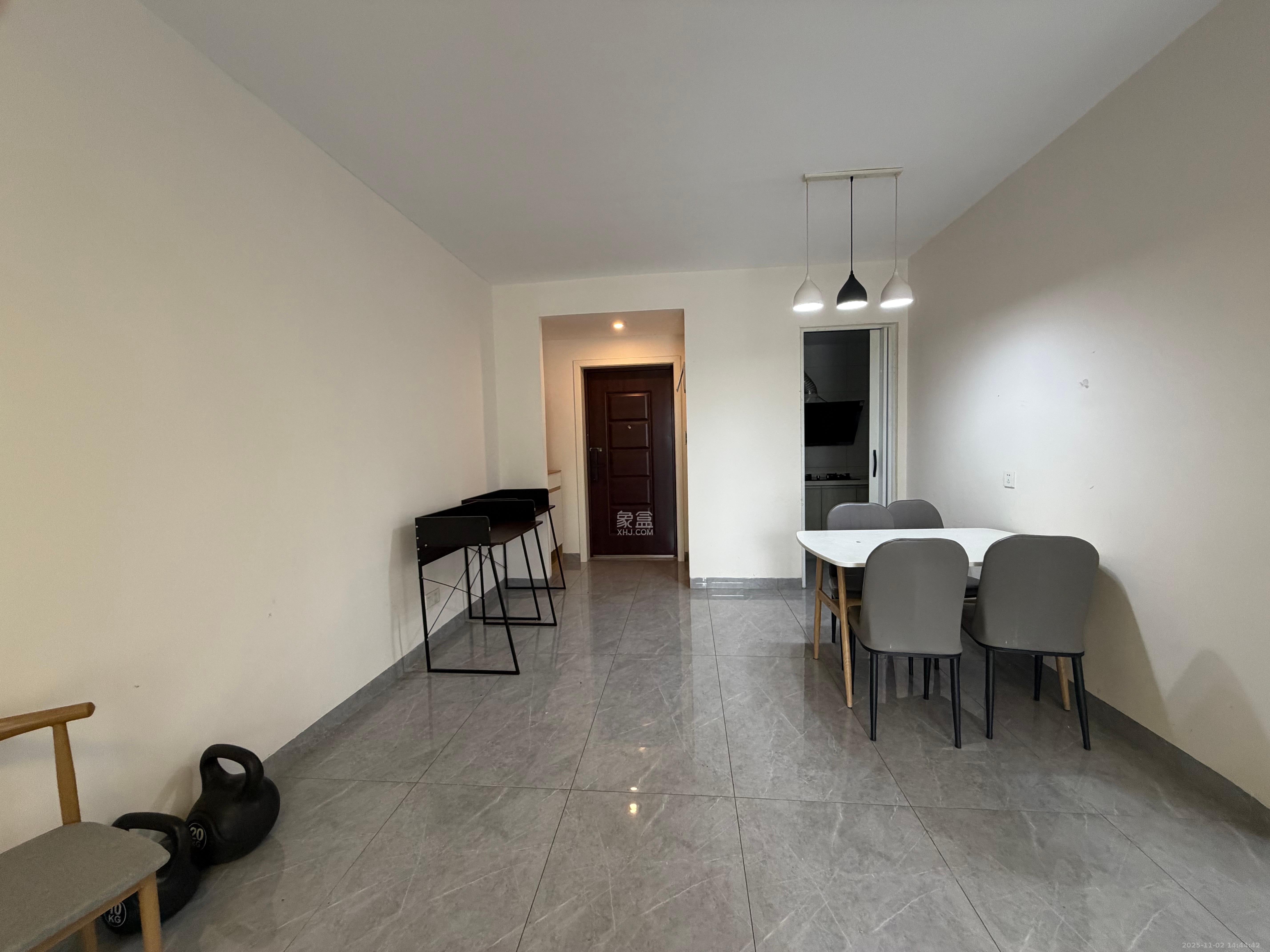 世茂璀璨天城  3室2厅2卫    2800.0元/月室内图