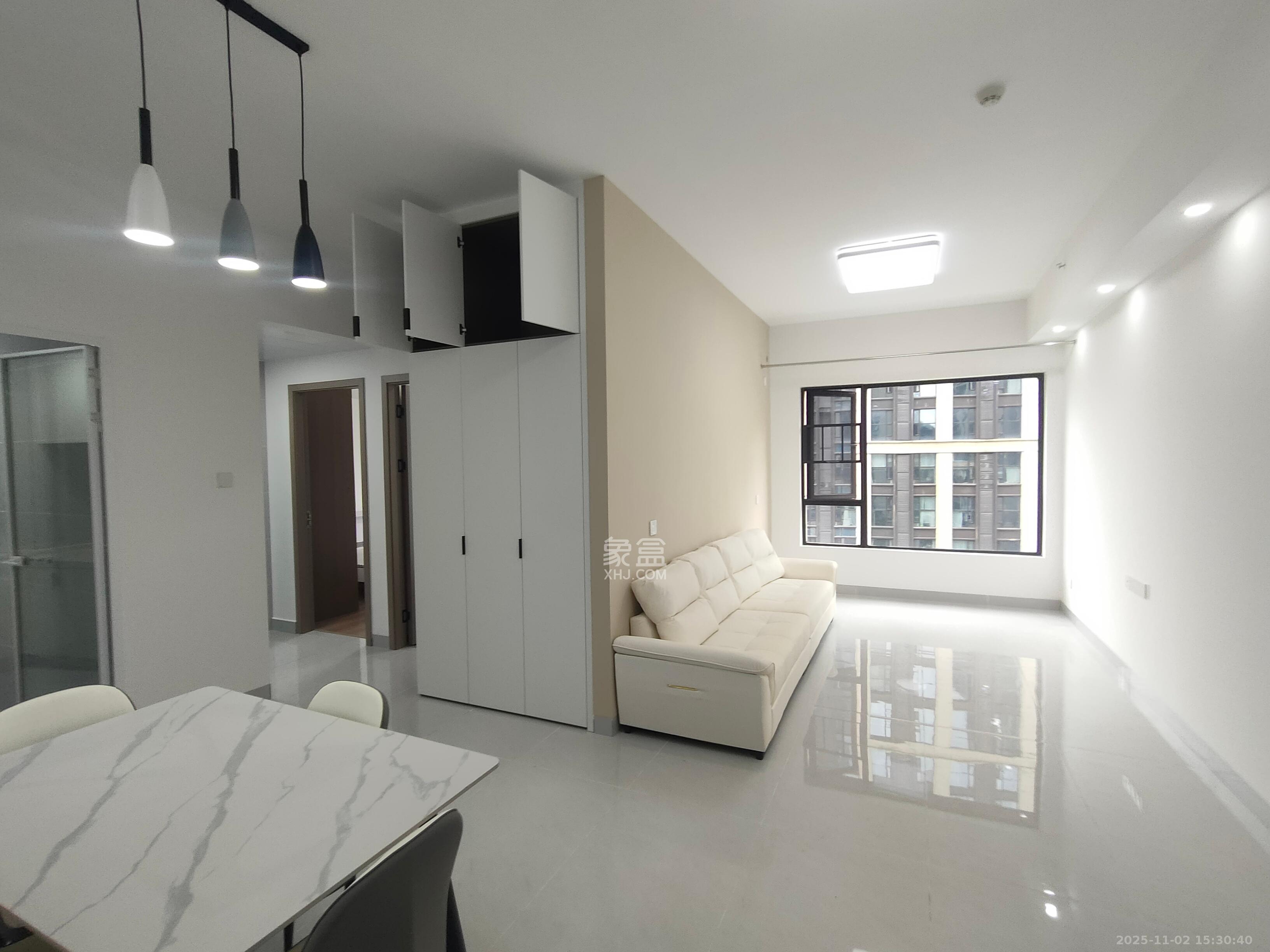 南益名士豪庭  1室0厅0卫    2400.0元/月