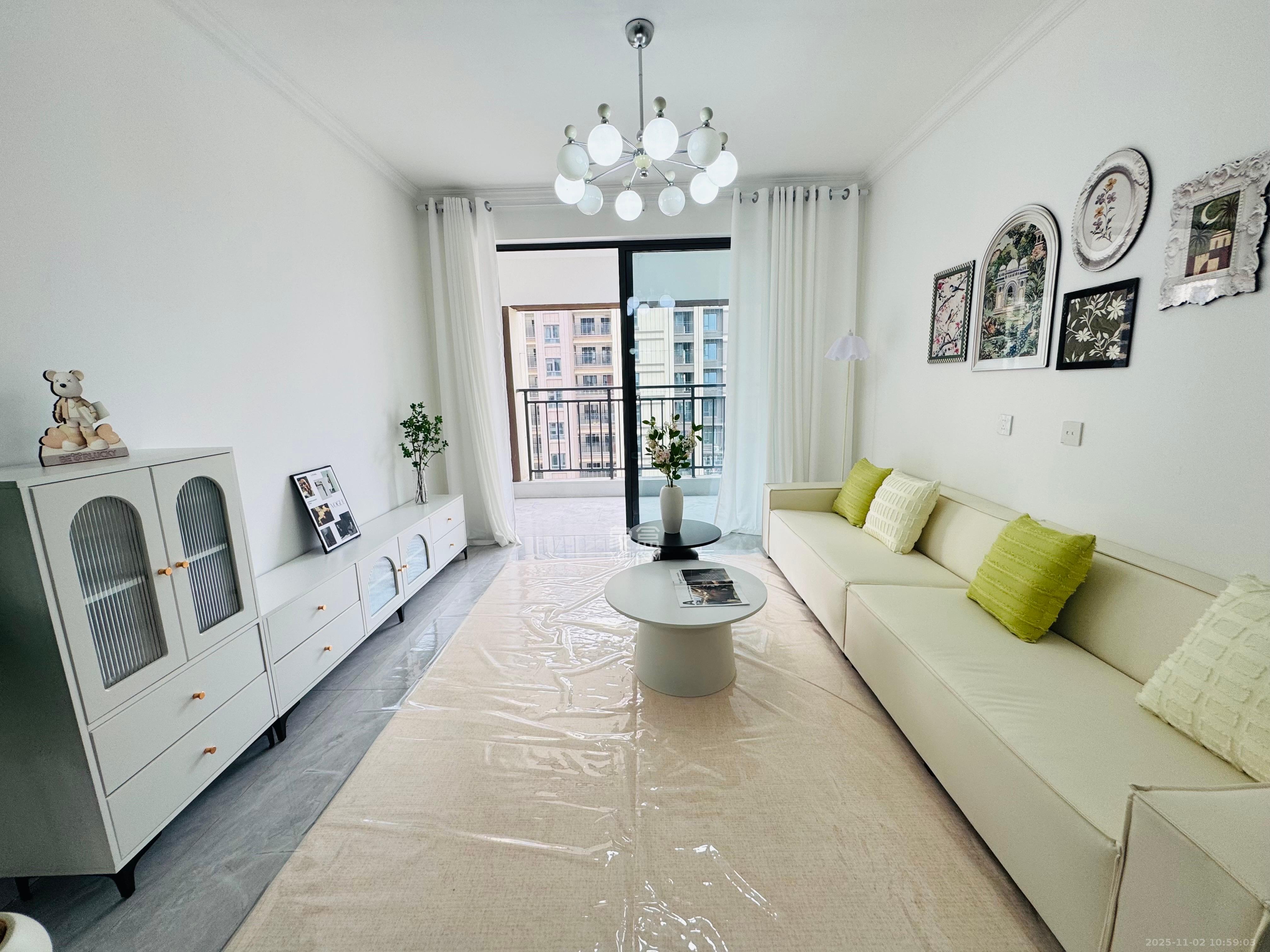 荣盛城  4室2厅2卫    3280.0元/月