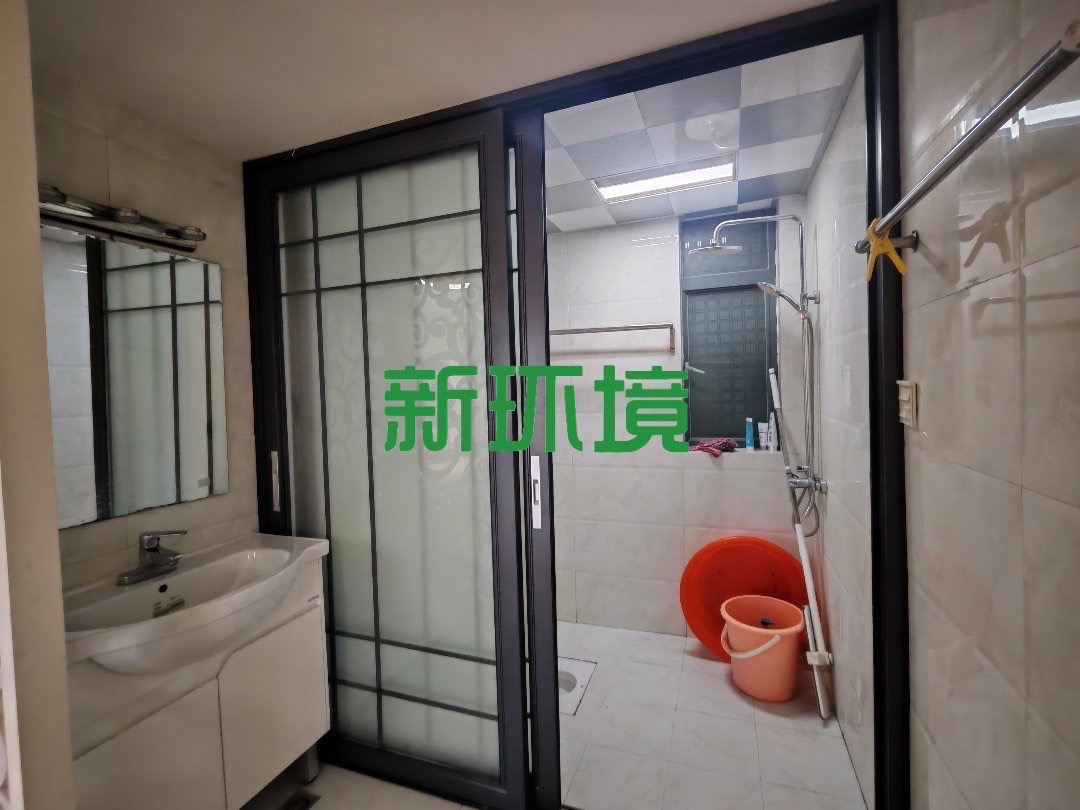 公园世家  2室2厅1卫    1600.0元/月室内图