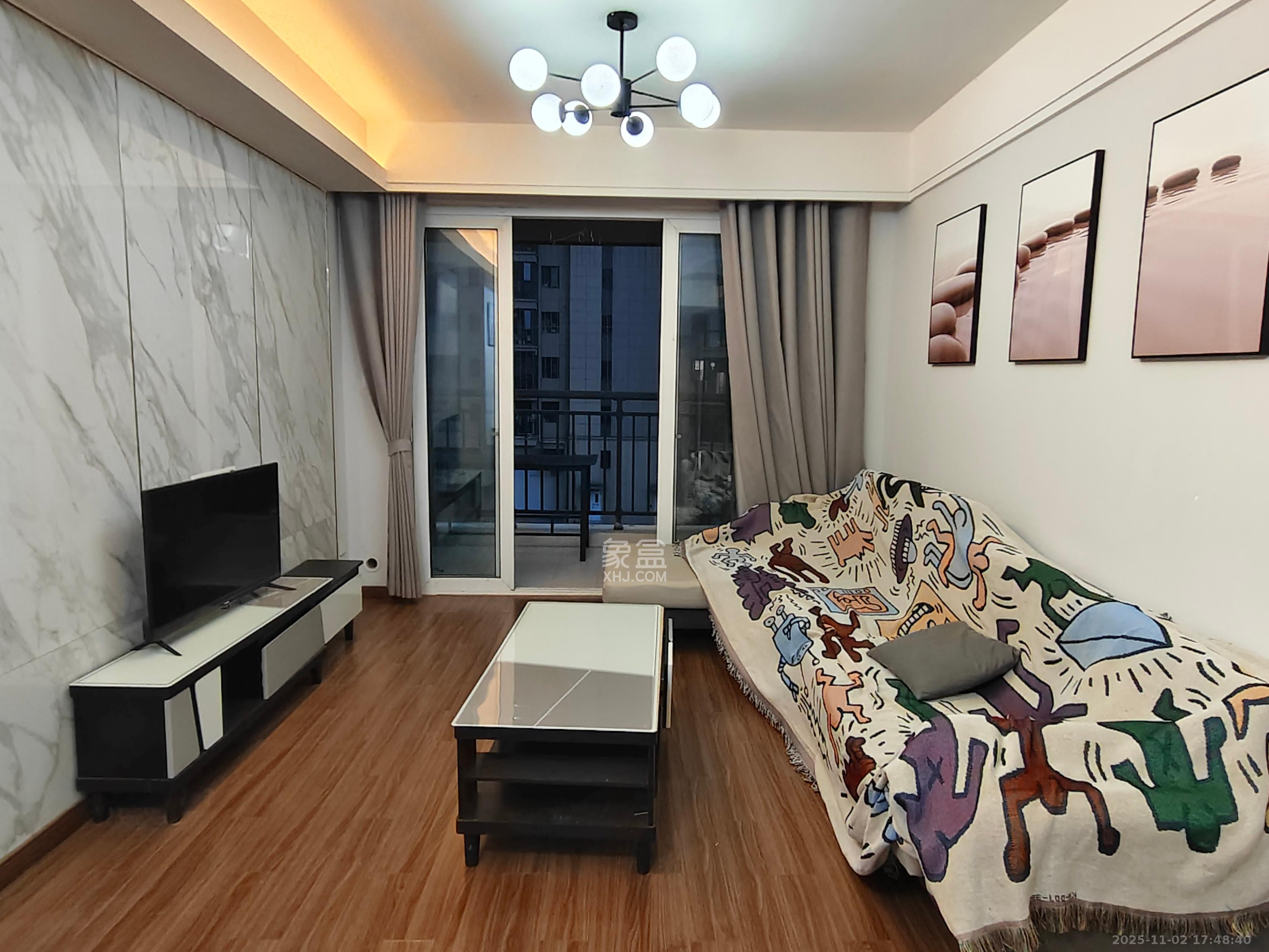 保利香槟国际  3室2厅1卫    2300.0元/月