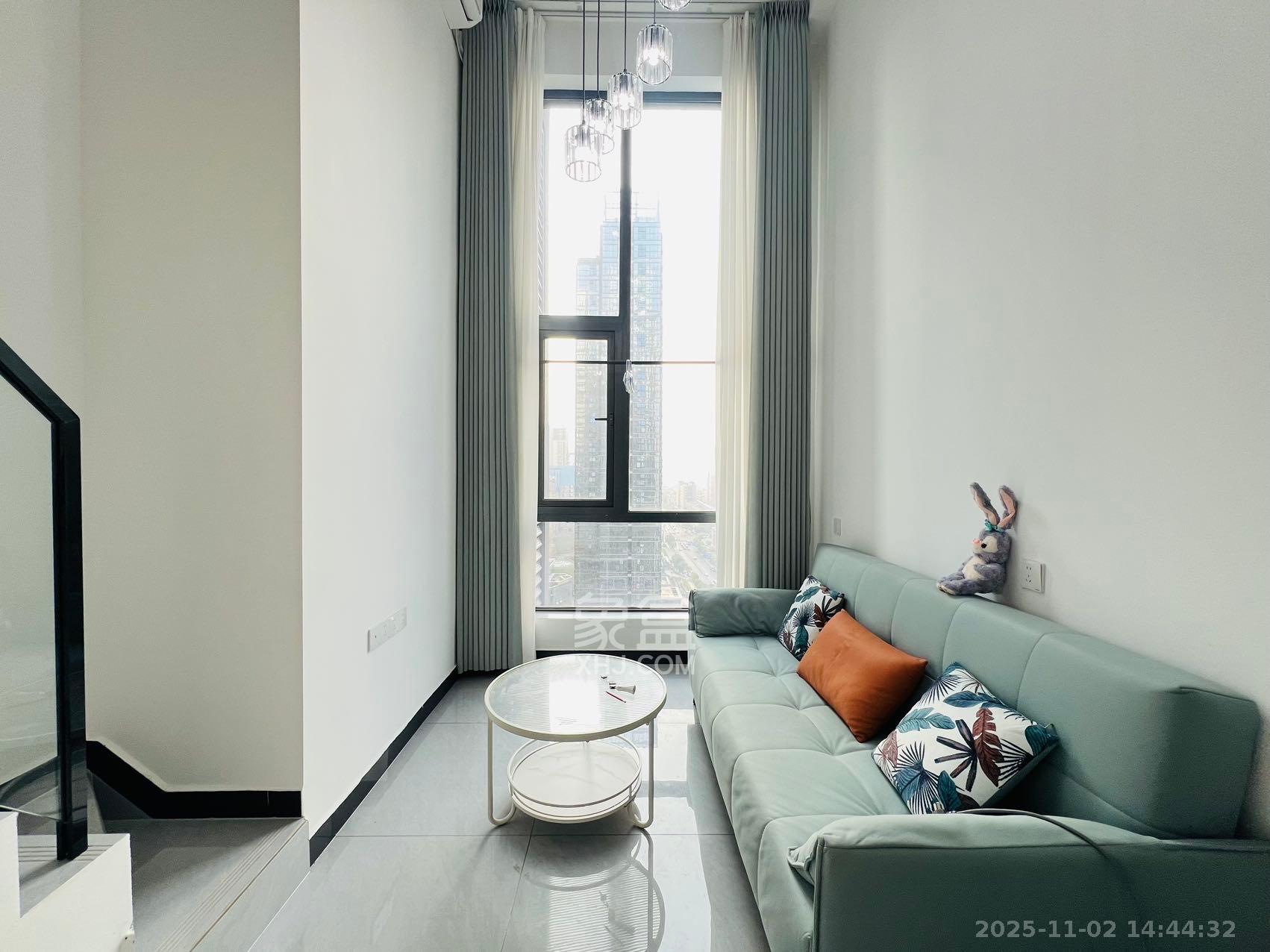 卓越中寰  1室1厅1卫    2100.0元/月