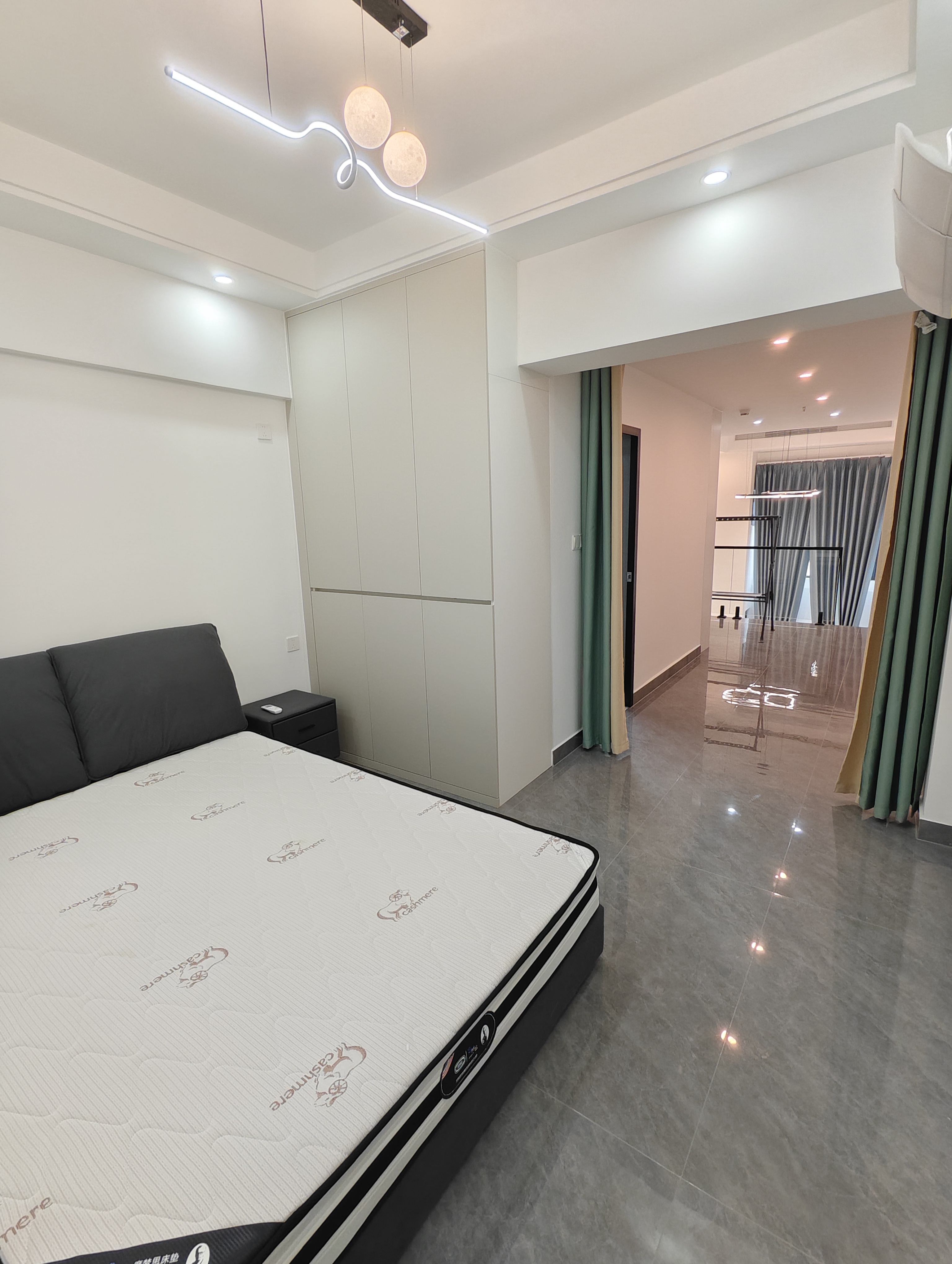 龙湖光年  1室1厅2卫    3300.0元/月室内图