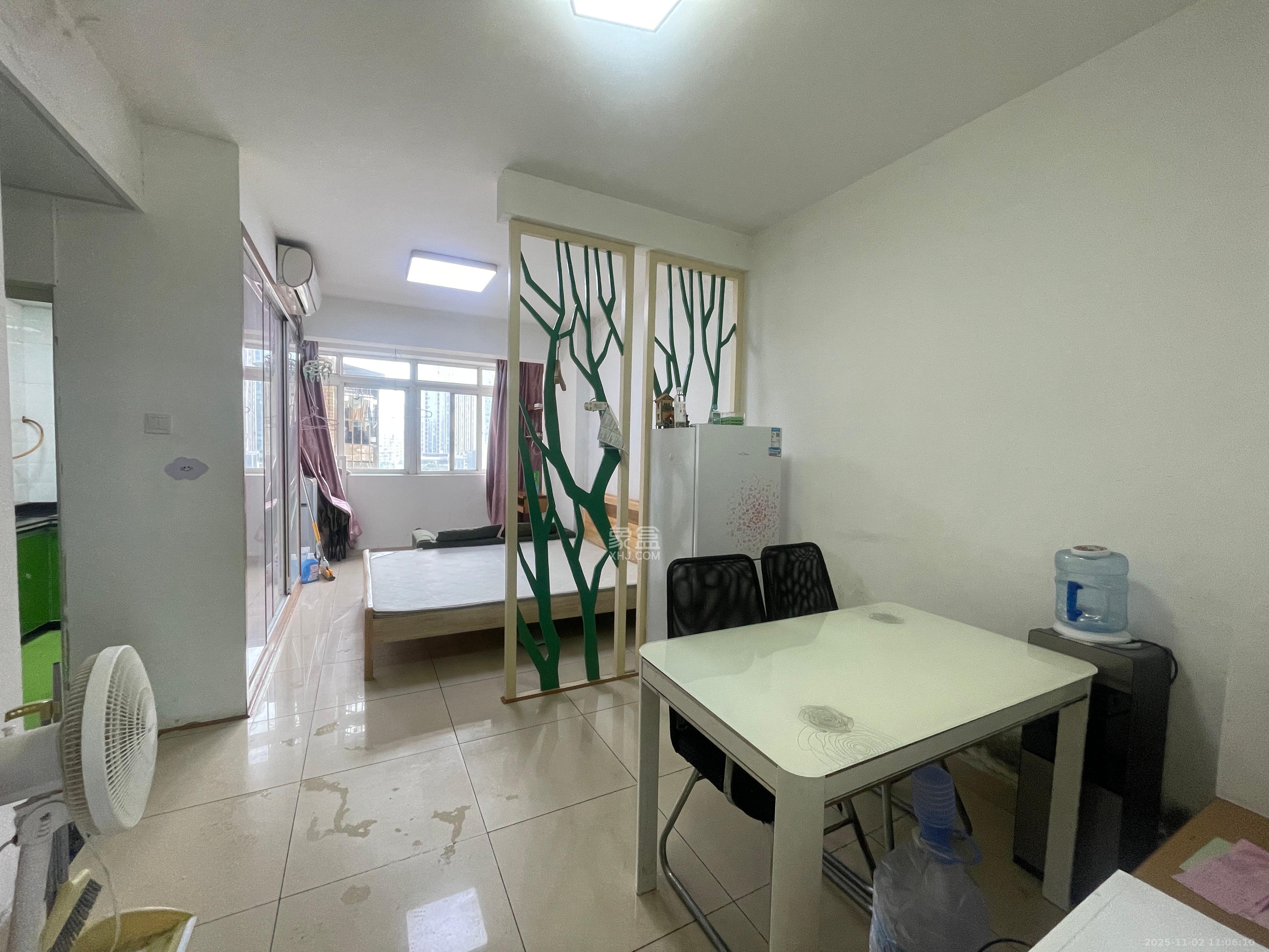 金碧文华  1室1厅1卫    1300.0元/月