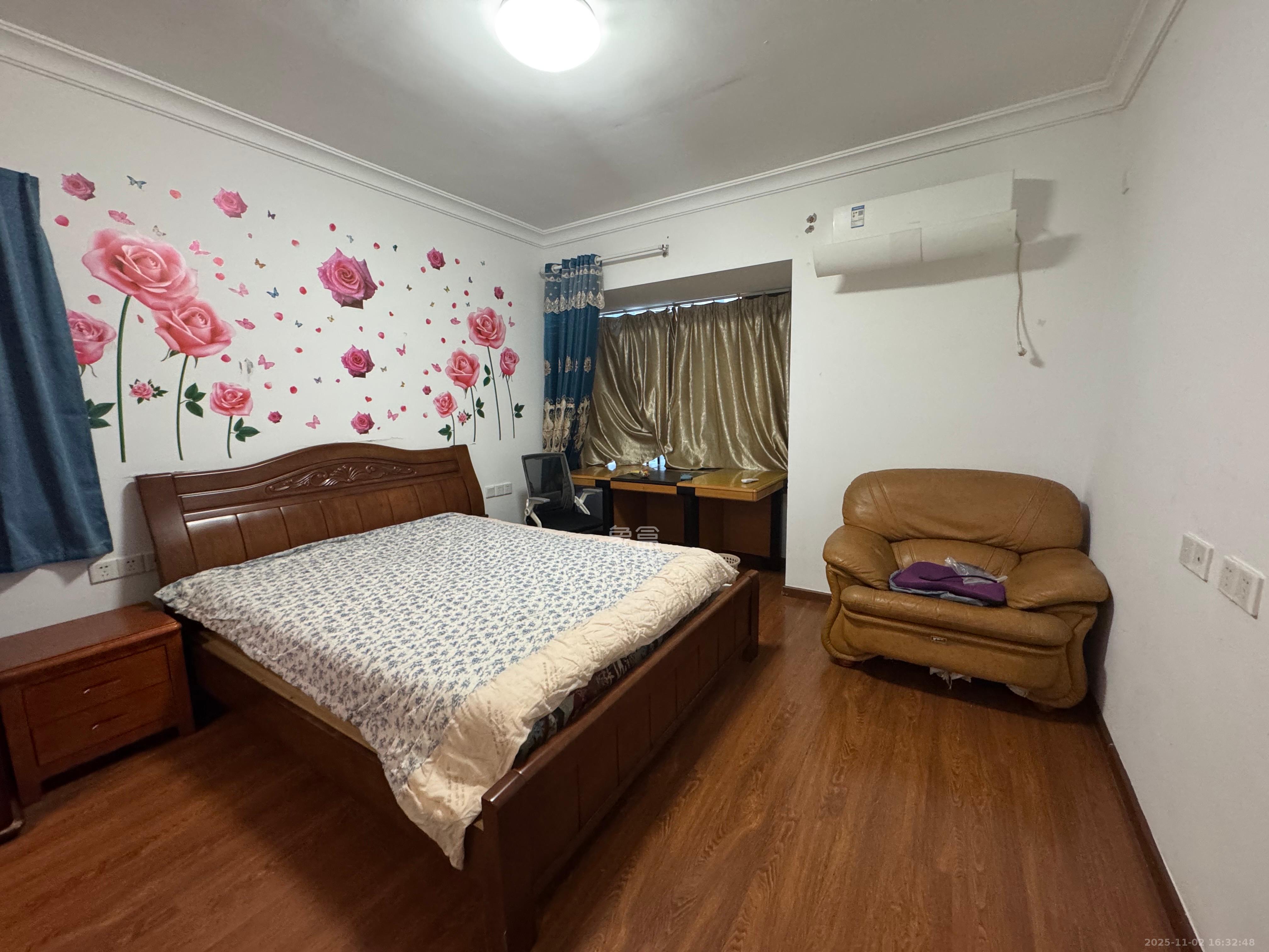 珠江好世界  4室2厅2卫    3000.0元/月室内图