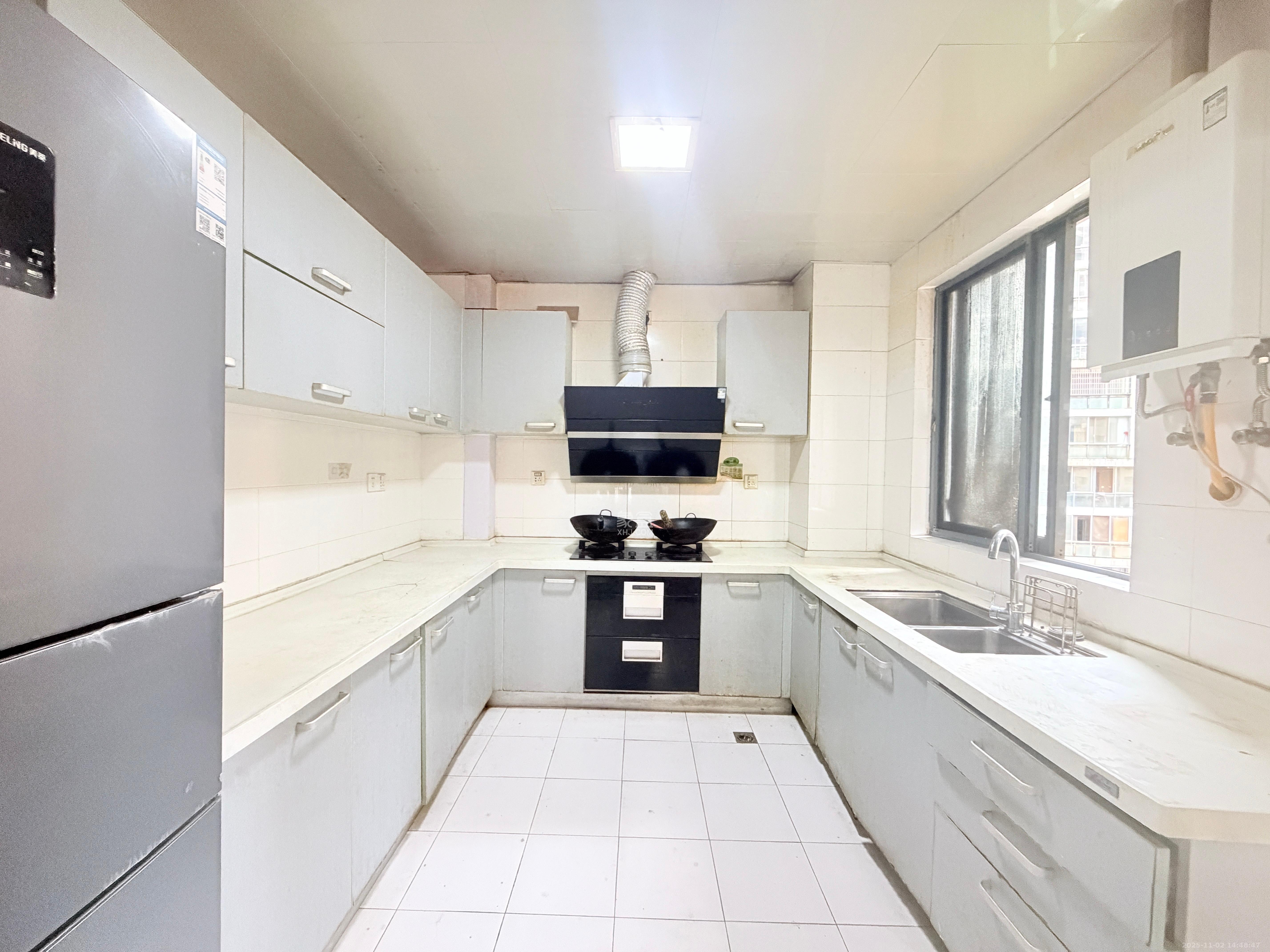 湘江北尚  3室2厅2卫    2200.0元/月室内图