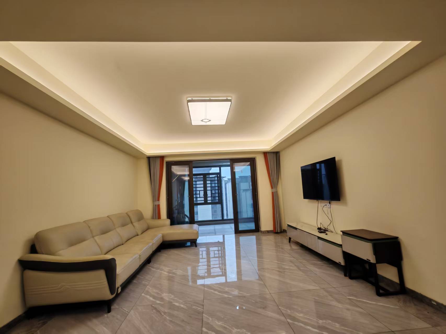 碧桂园翘楚棠 4室2厅2卫 2000.0元/月 碧桂园翘楚棠 4室2厅2卫 2000.0元/月室内图