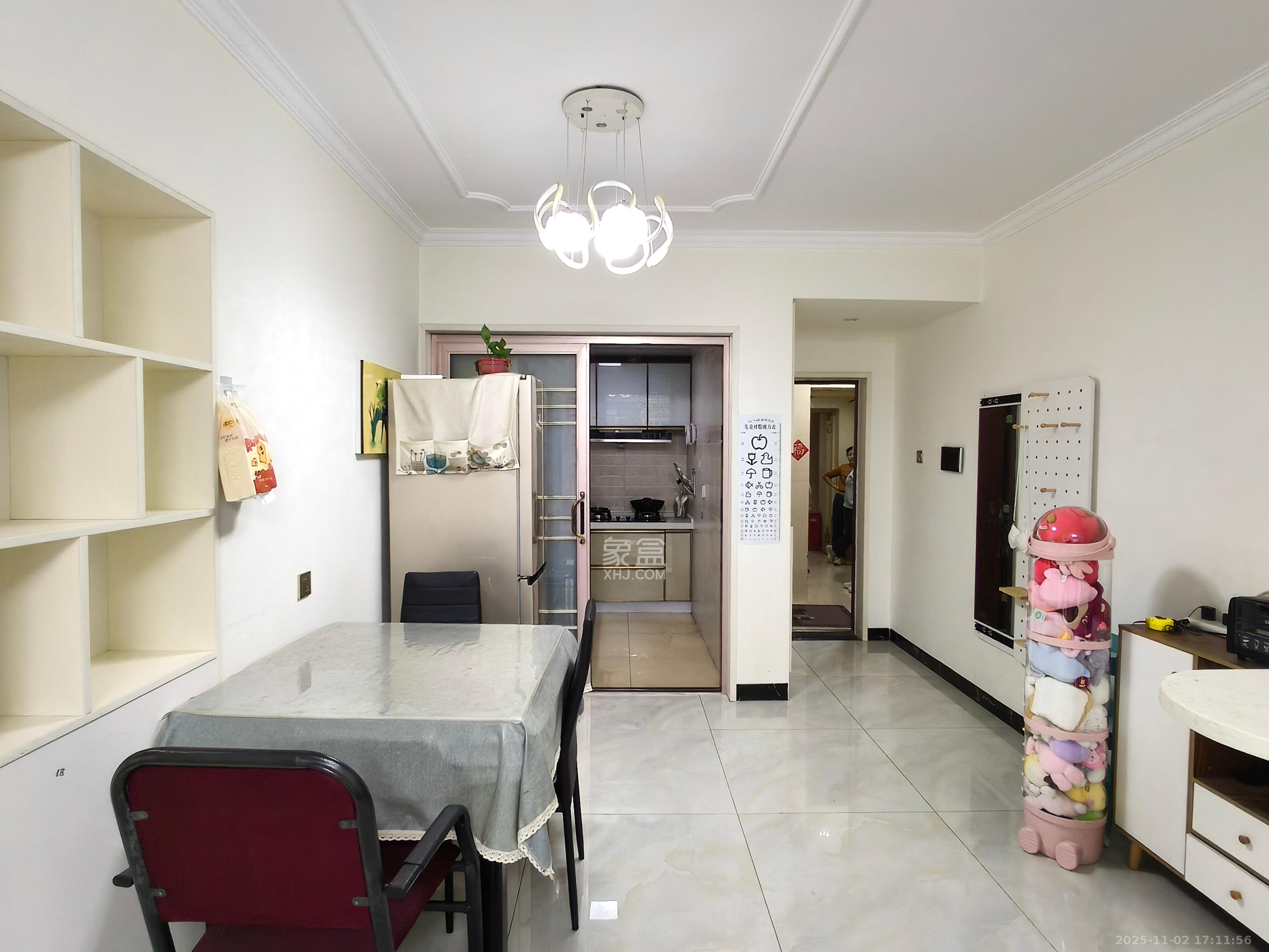 恒广国际景园一二区  2室2厅1卫    2200.0元/月 恒广国际景园一二区  2室2厅1卫    2200.0元/月室内图