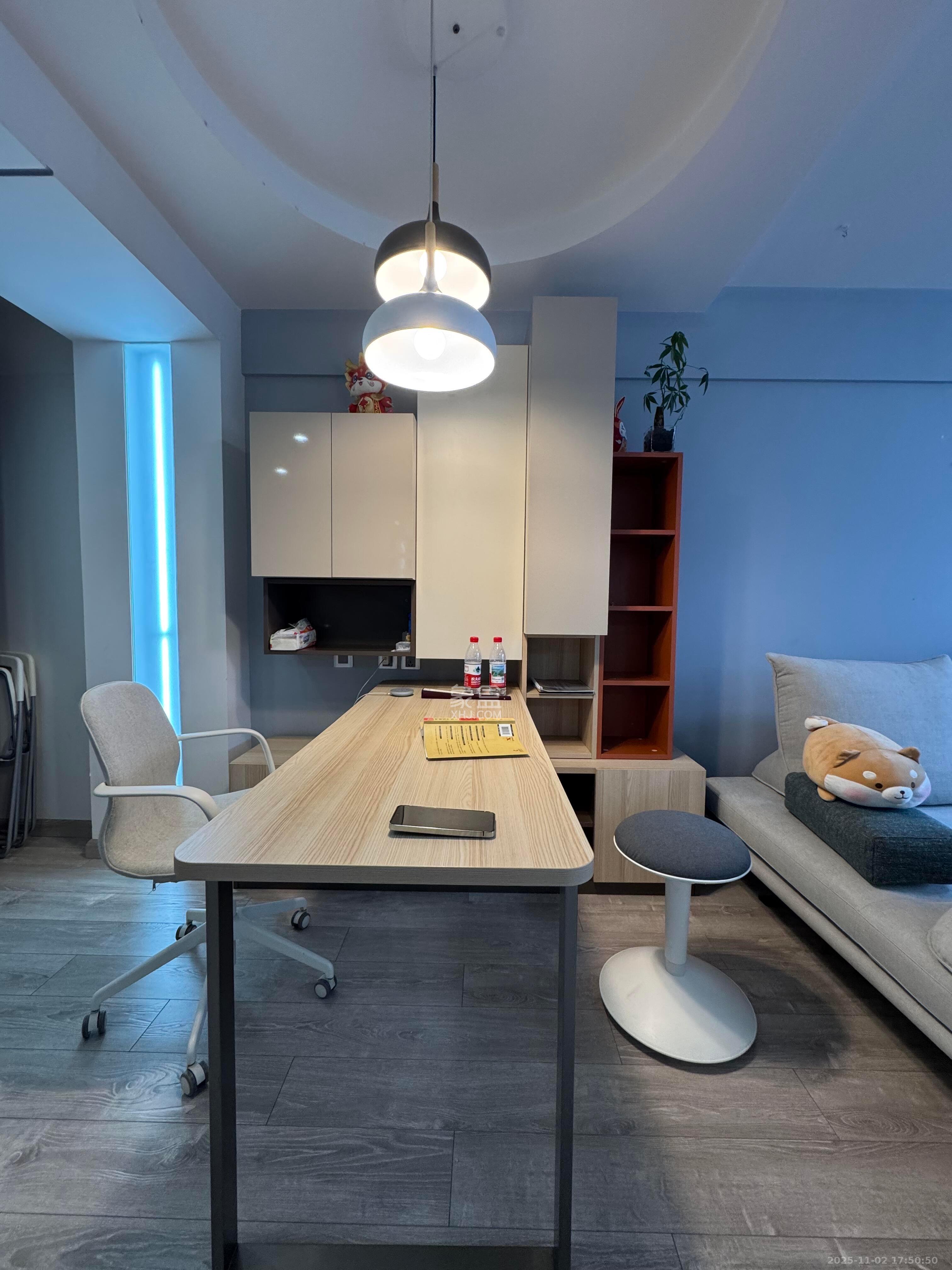 荣悦台  1室1厅1卫    2100.0元/月 荣悦台  1室1厅1卫    2100.0元/月室内图