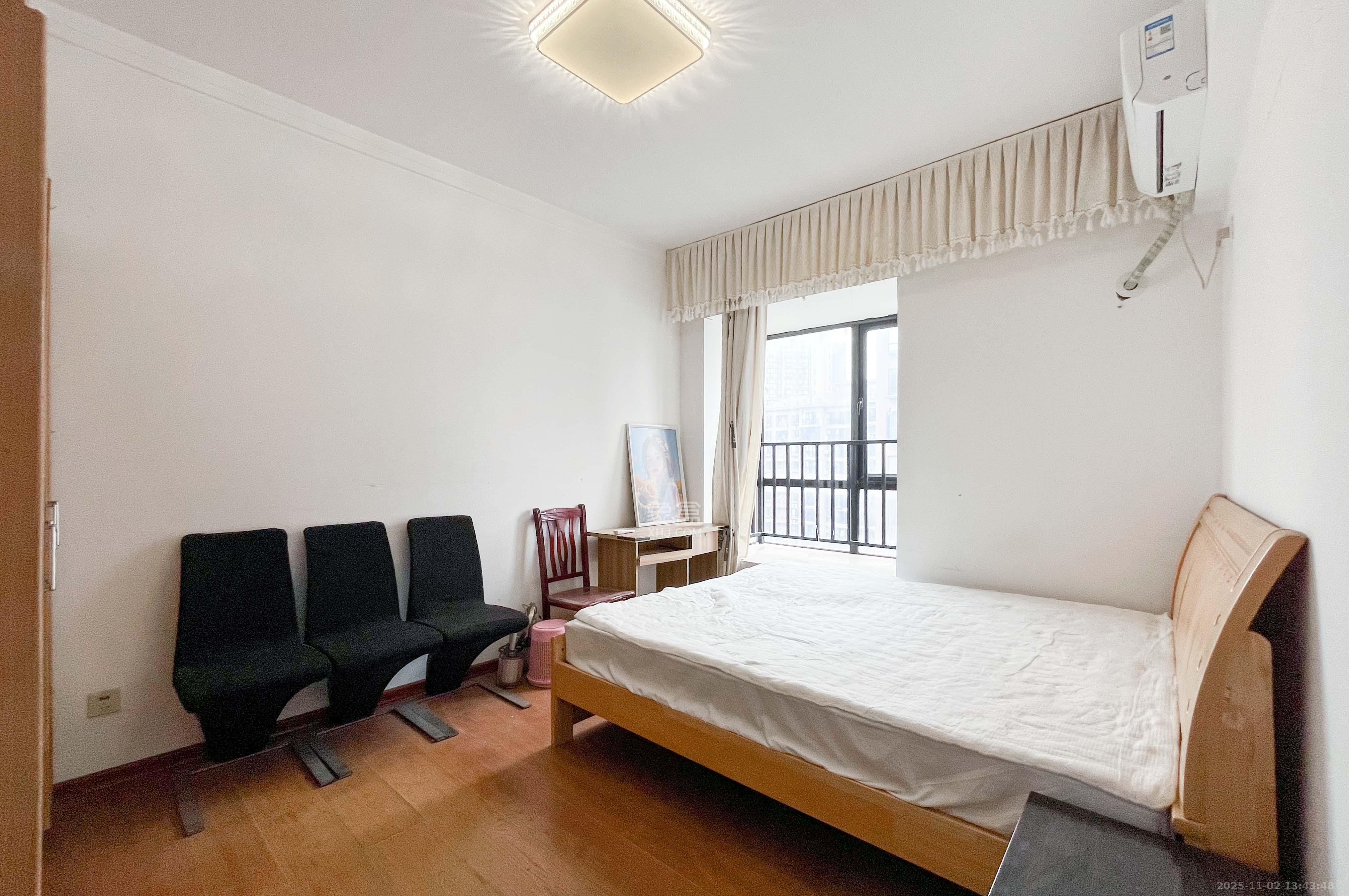 麓谷明珠  1室1厅1卫    32.0万其他