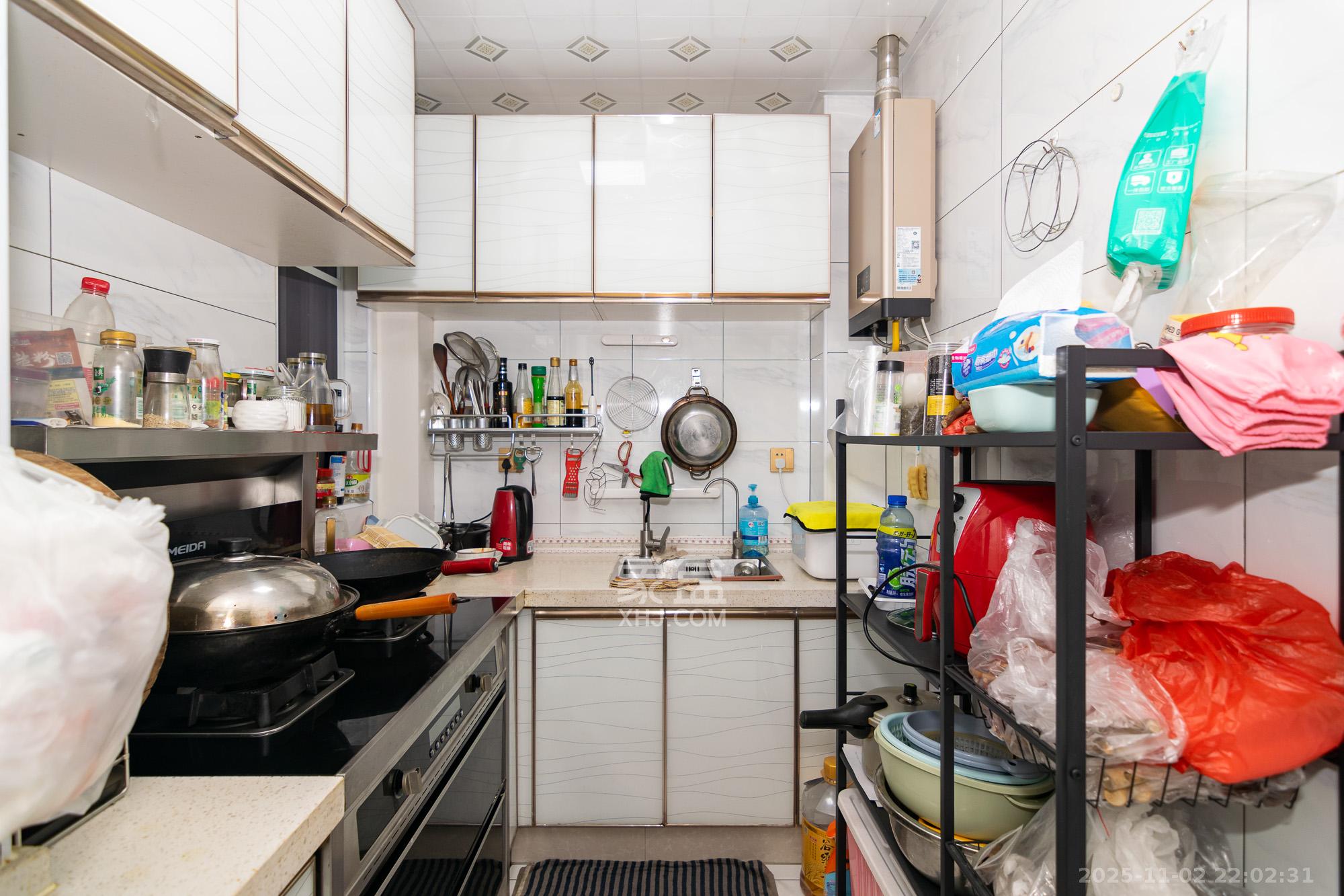 新城国际花都  3室2厅1卫    66.8万厨房