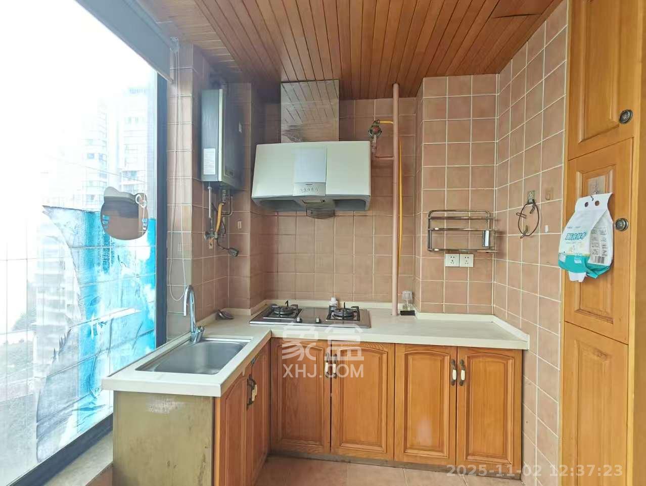 长大卧琥  1室1厅1卫    1600.0元/月室内图